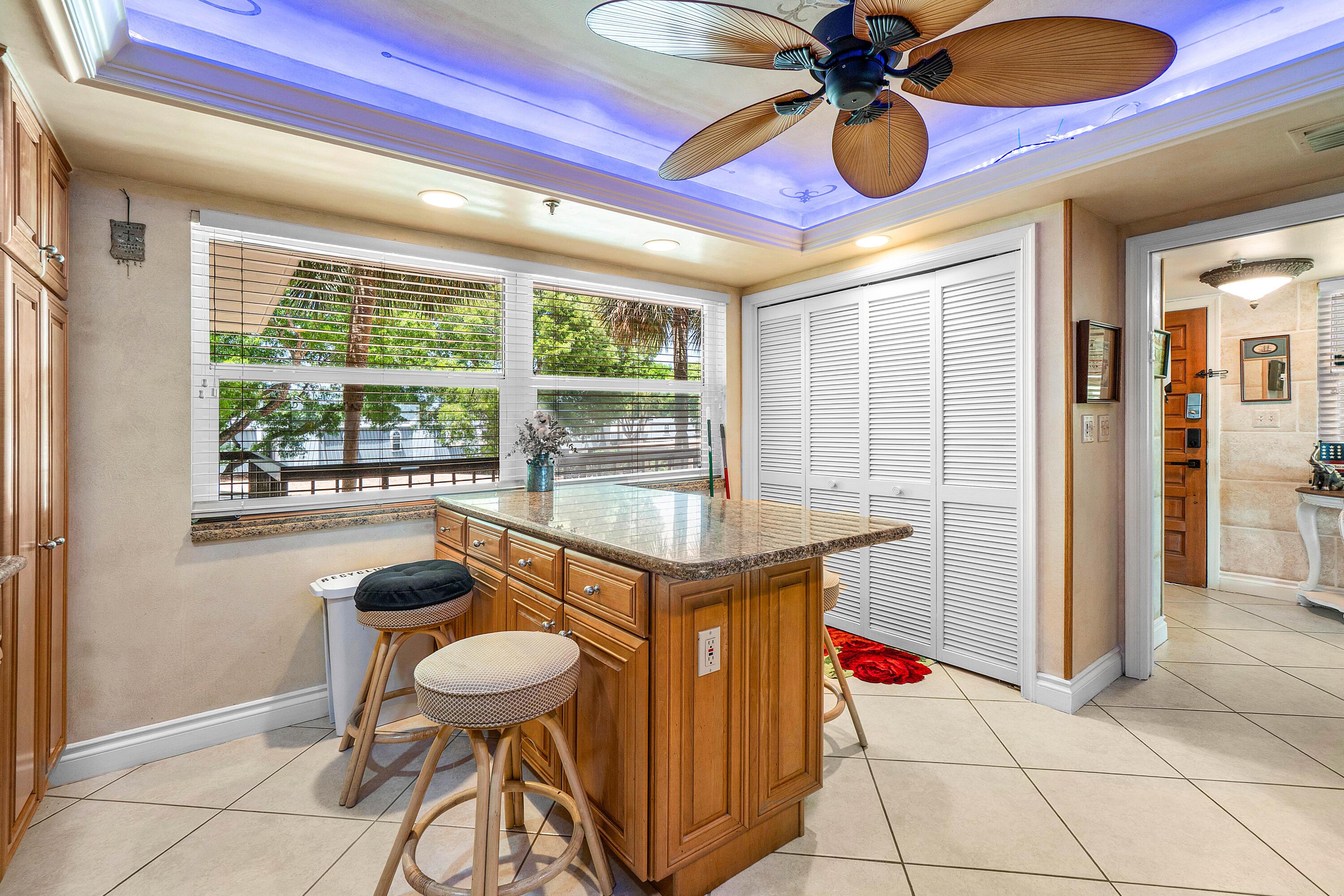 374 Golfview Road 205, North Palm Beach, FL 33408, North Palm Beach - Photo 4