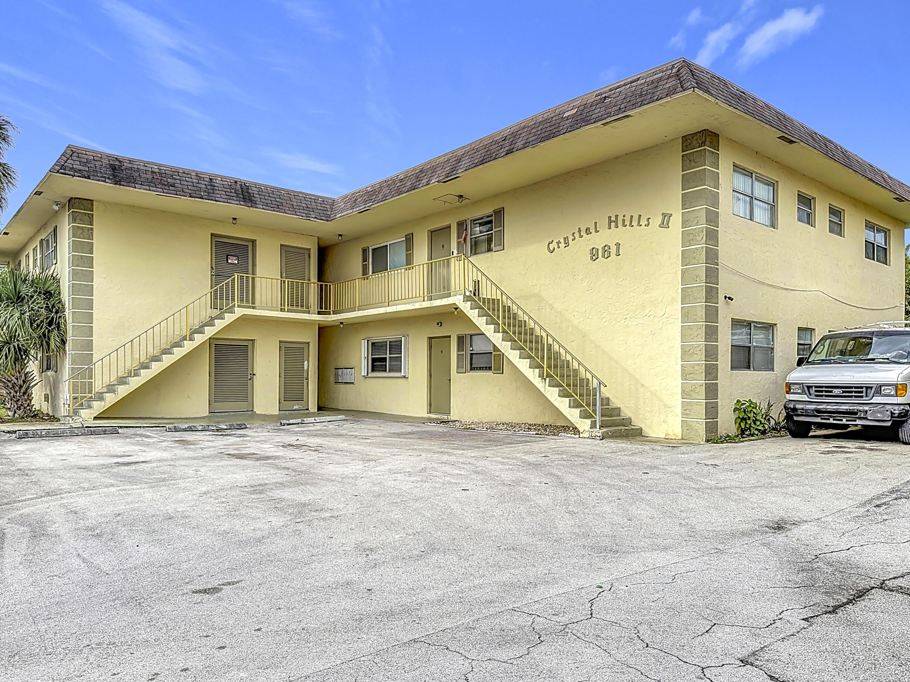 961 NW 45th Street 3, Deerfield Beach, FL 33064, Deerfield Beach - Photo 2
