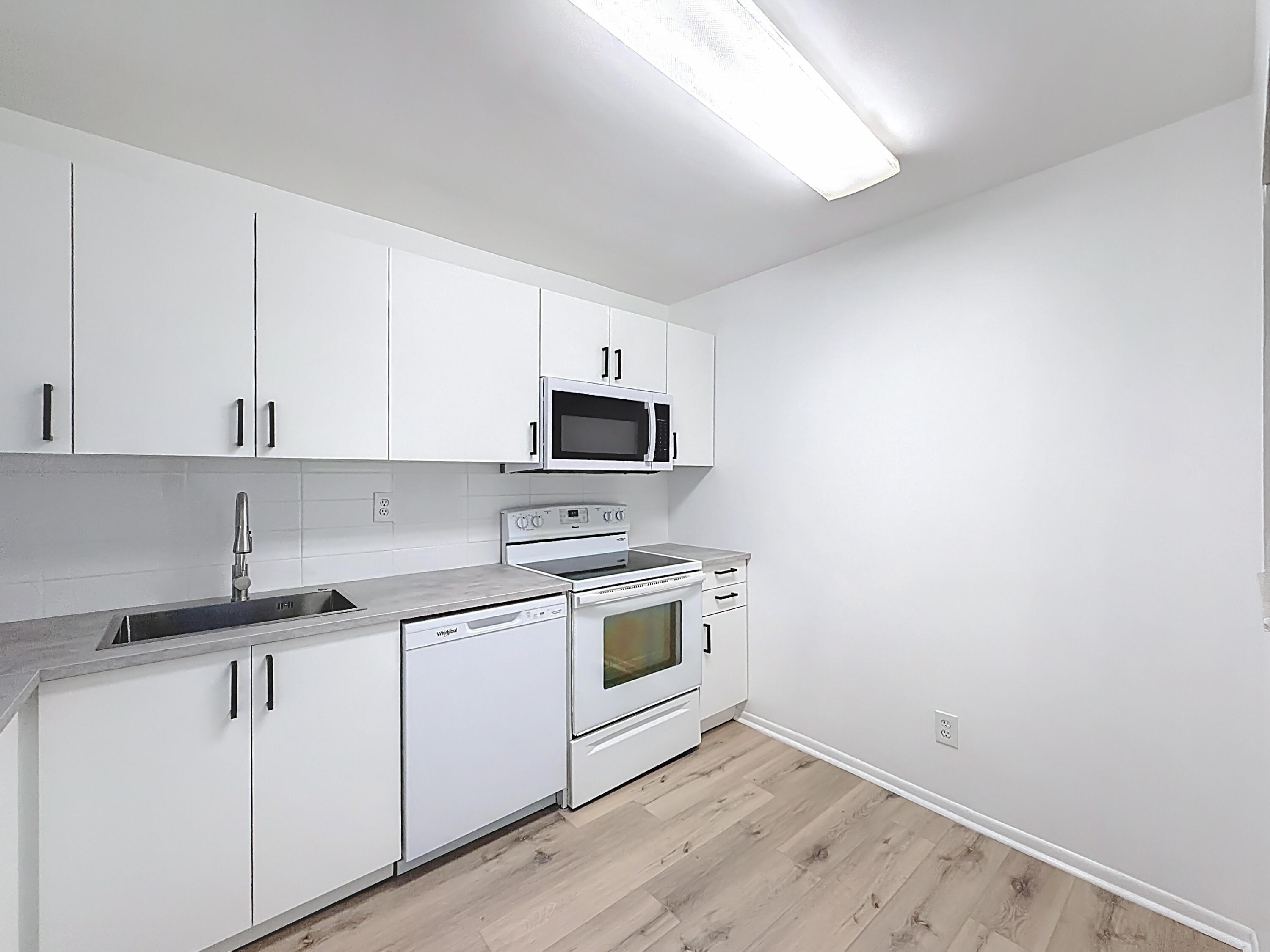 961 NW 45th Street 3, Deerfield Beach, FL 33064, Deerfield Beach - Photo 4