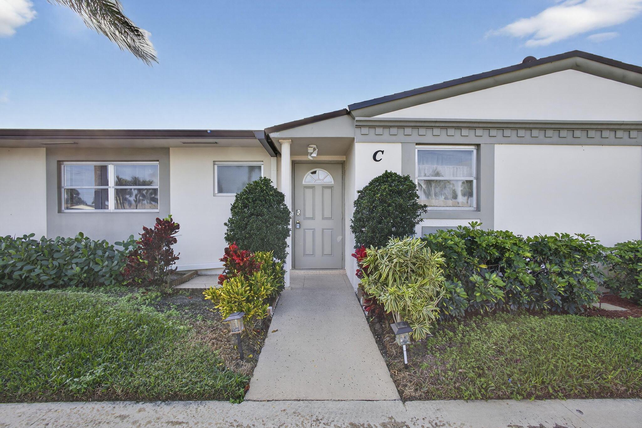 2833 Crosley Drive W C, West Palm Beach, FL 33415, West Palm Beach - Photo 2