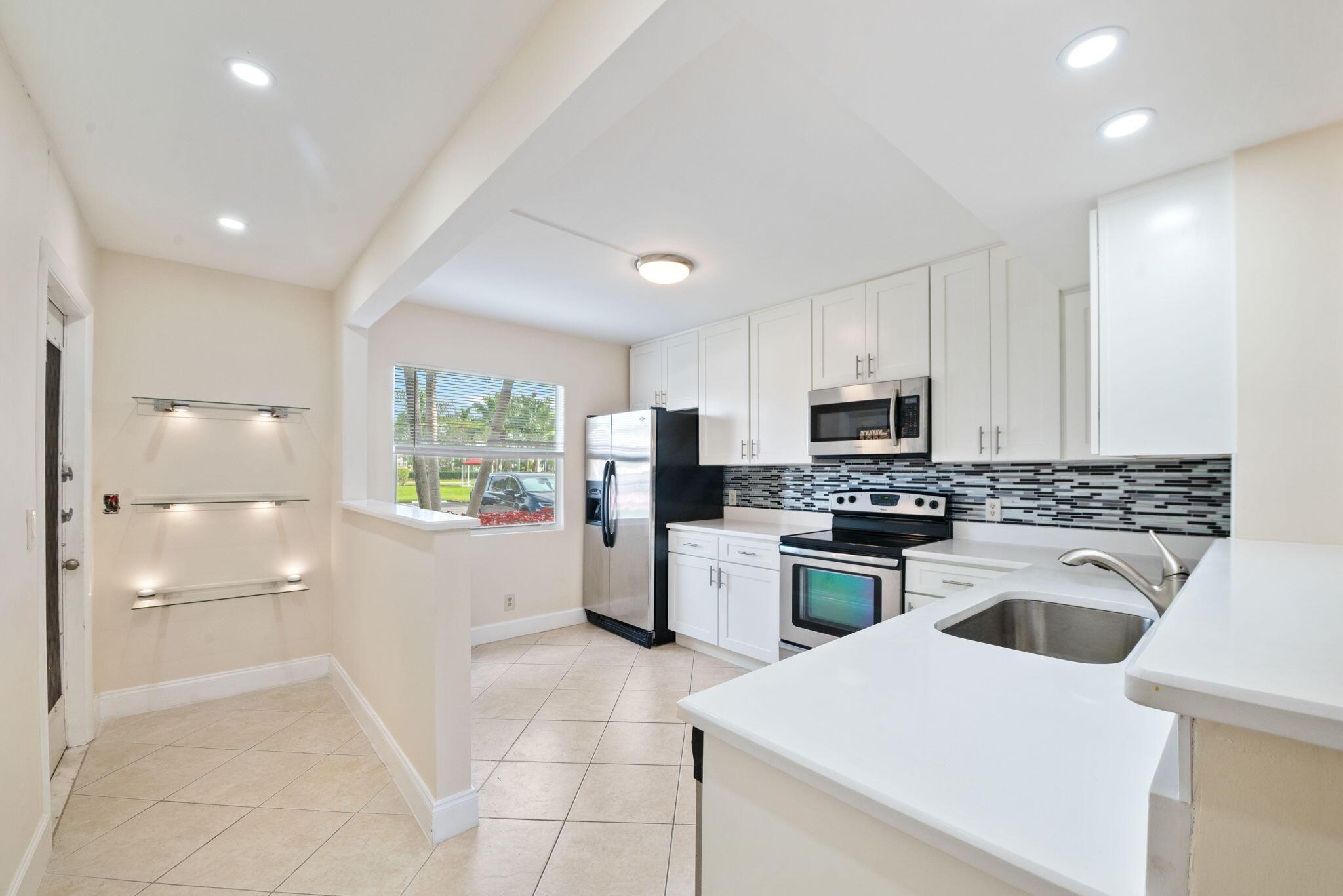 1090 Guildford E 1090, Boca Raton, FL 33434, Boca Raton