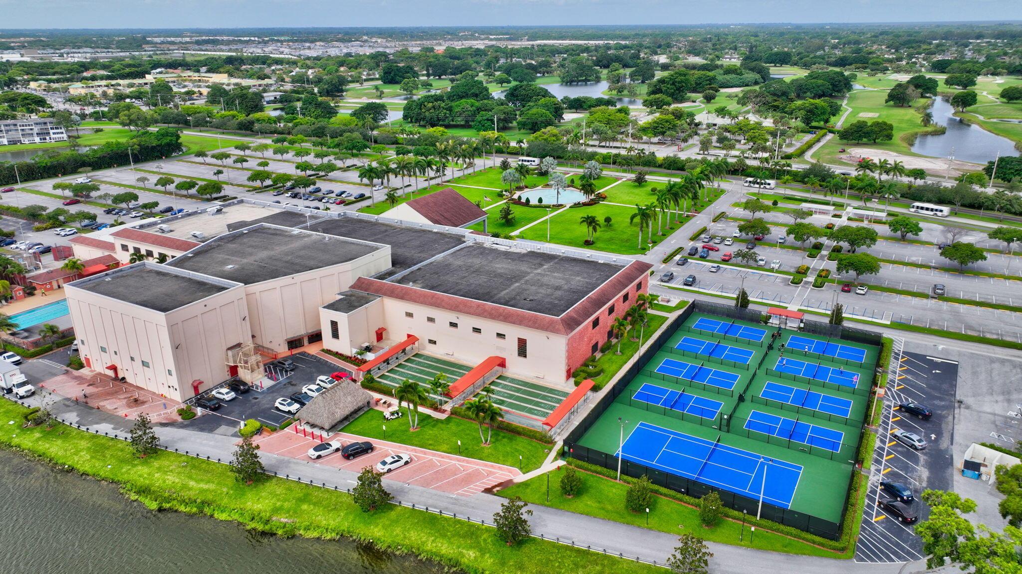 1090 Guildford E 1090, Boca Raton, FL 33434, Boca Raton - Photo 5
