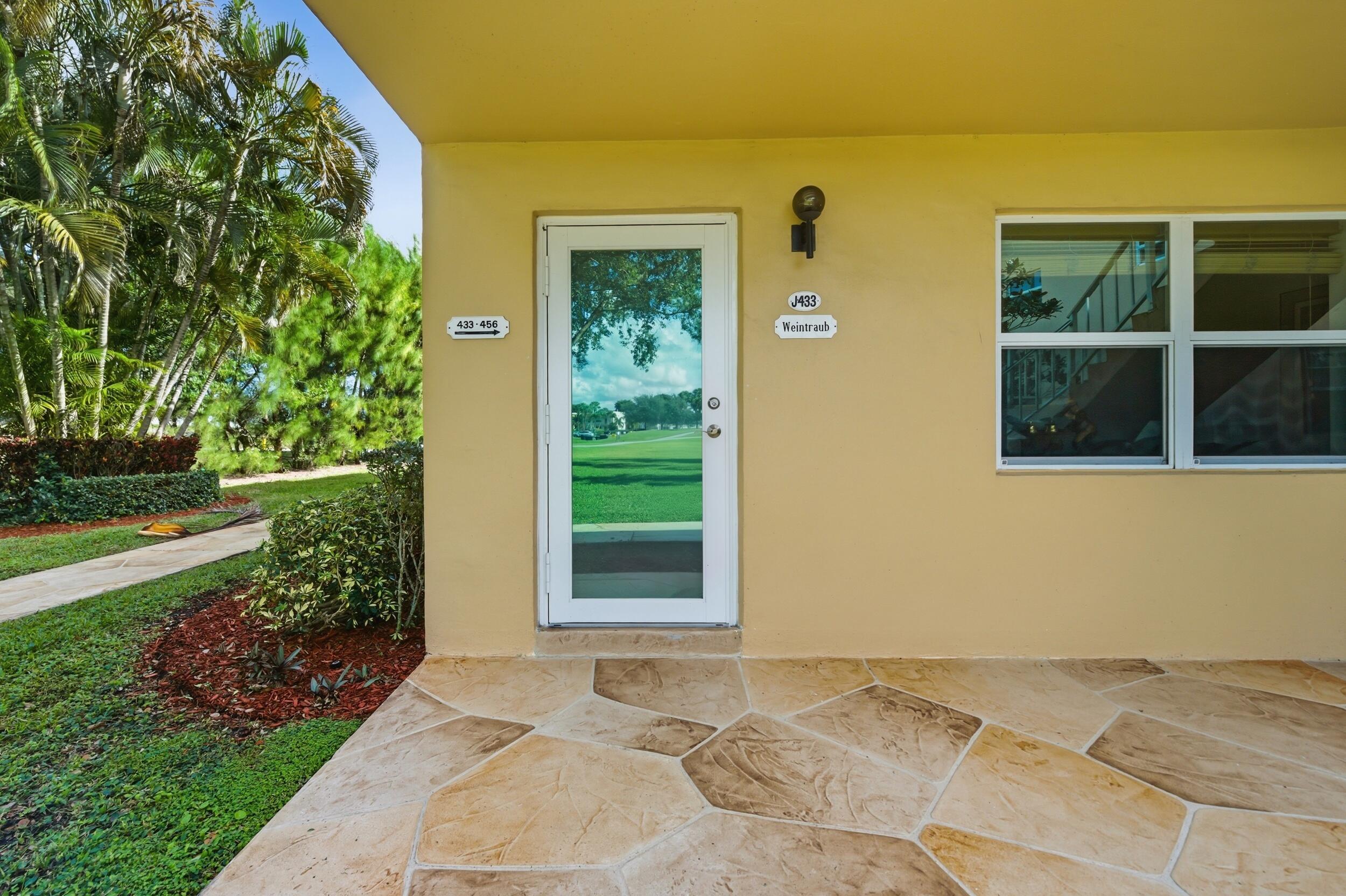433 Flanders J, Delray Beach, FL 33484, Delray Beach - Photo 4