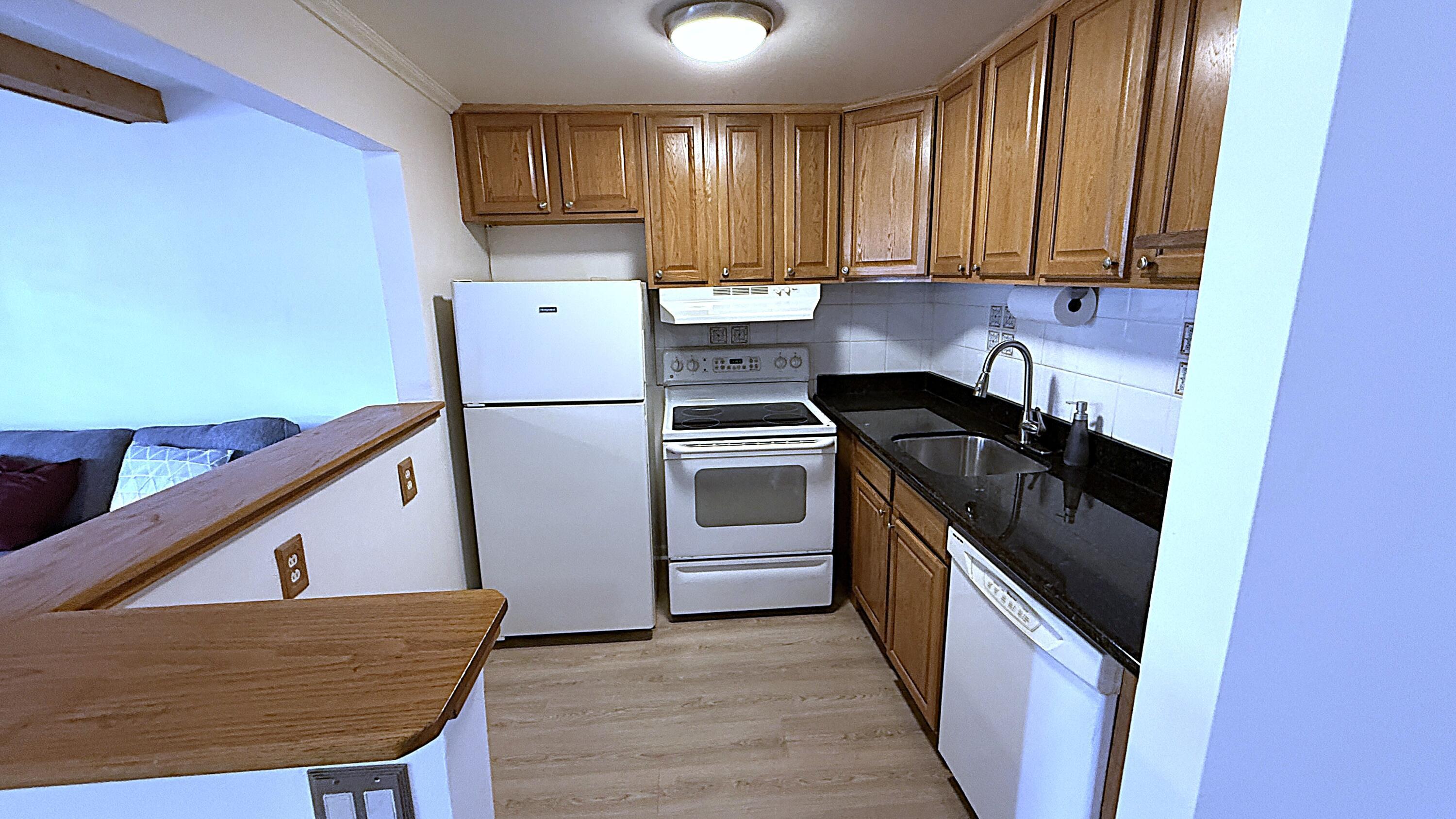 253 Newport P, Deerfield Beach, FL 33442, Deerfield Beach - Photo 5