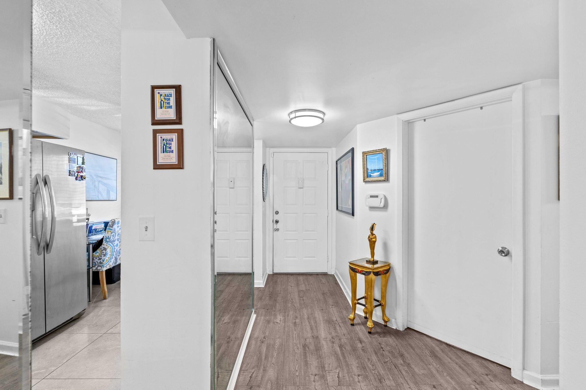 3138 Via Poinciana 116, Lake Worth, FL 33467, Lake Worth - Photo 3