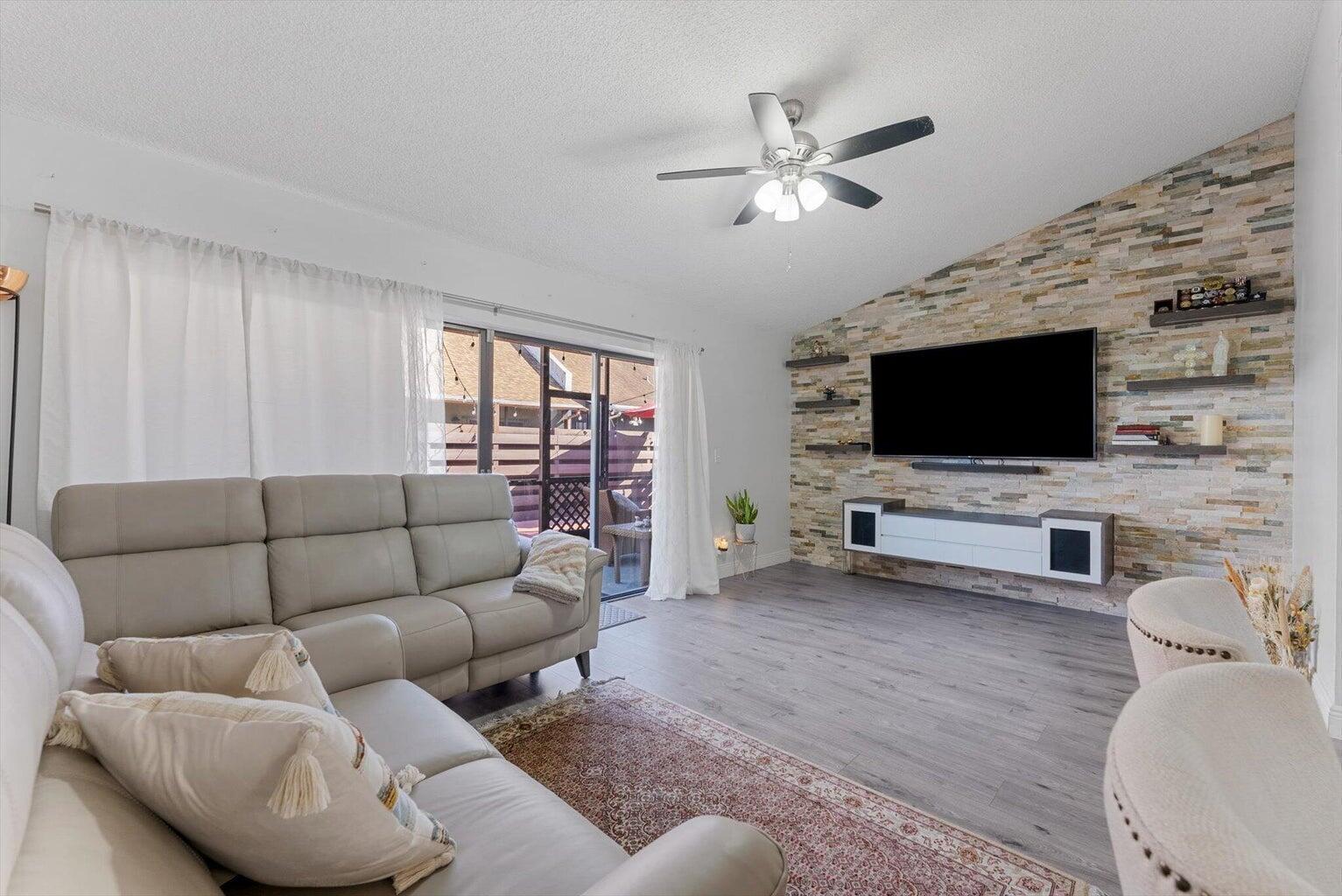 5648 Kimberton Way, Lake Worth, FL 33463, Lake Worth - Photo 2