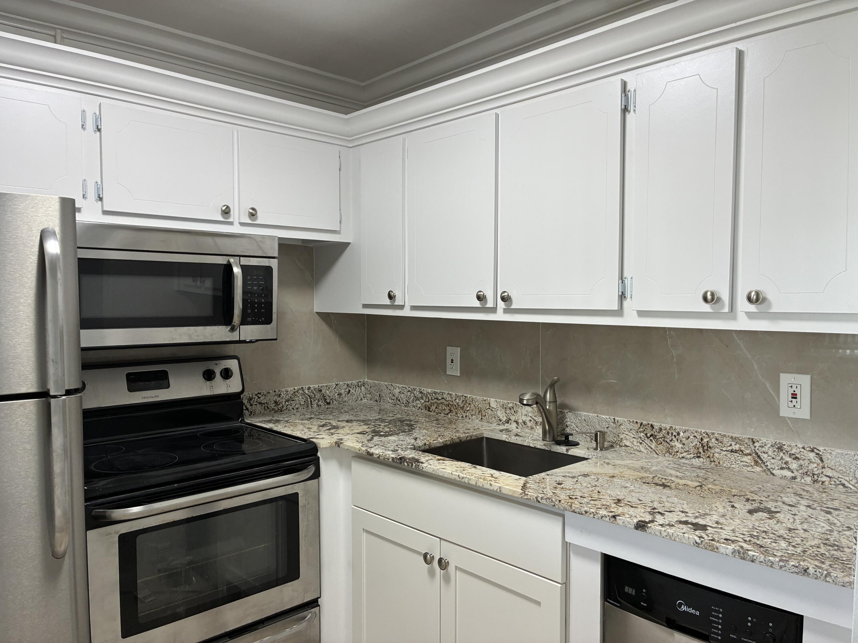 650 Horizons Avenue E 107, Boynton Beach, FL 33435, Boynton Beach