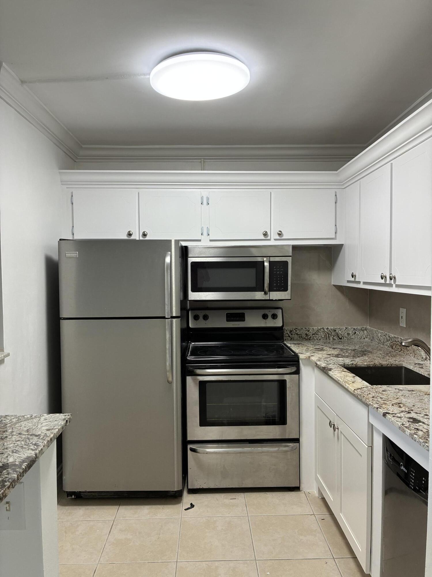 650 Horizons Avenue E 107, Boynton Beach, FL 33435, Boynton Beach - Photo 2