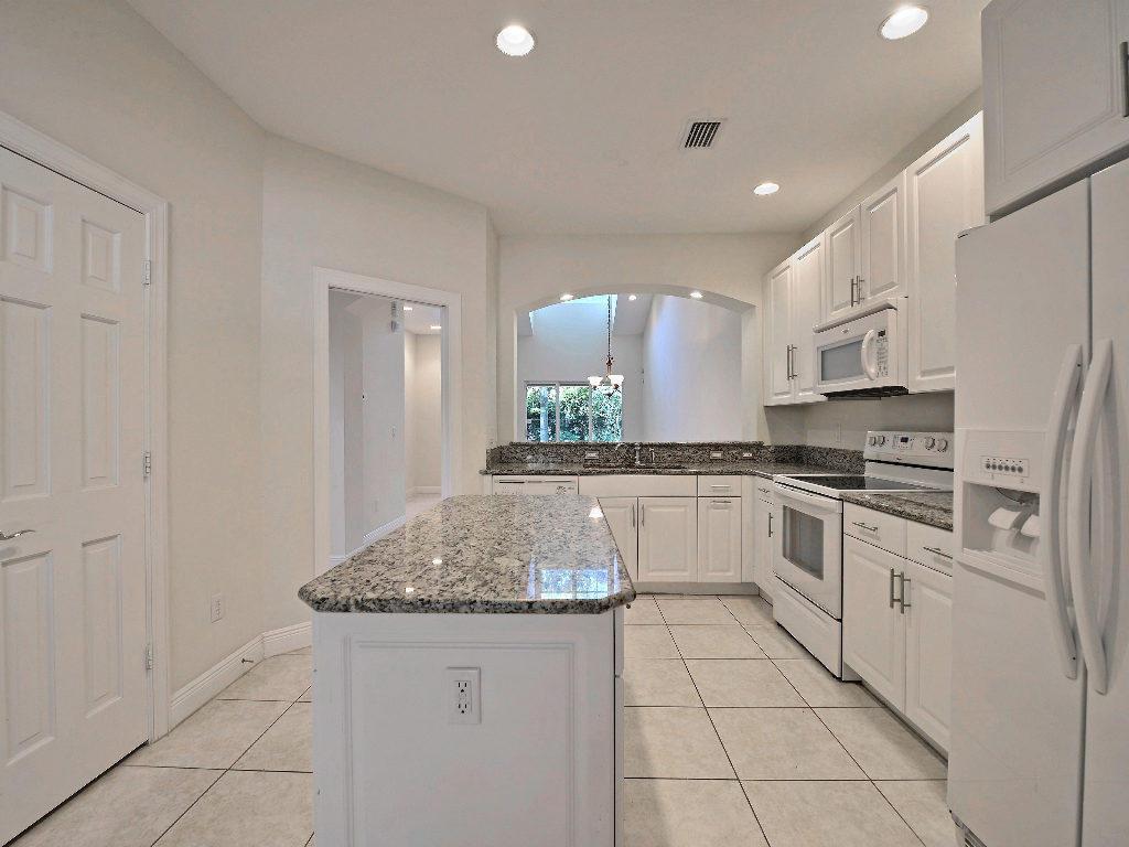 1645 Baseline Lane, Vero Beach, FL 32967, Vero Beach - Photo 3