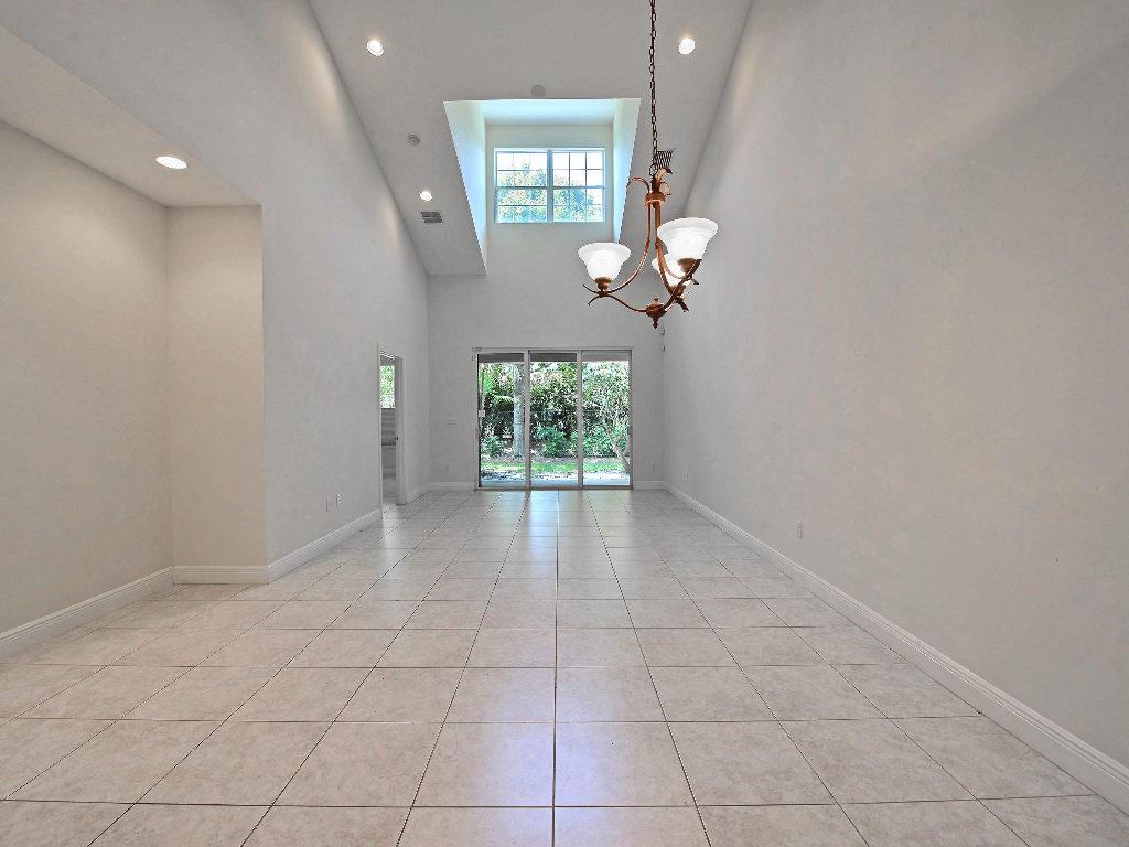 1645 Baseline Lane, Vero Beach, FL 32967, Vero Beach - Photo 5