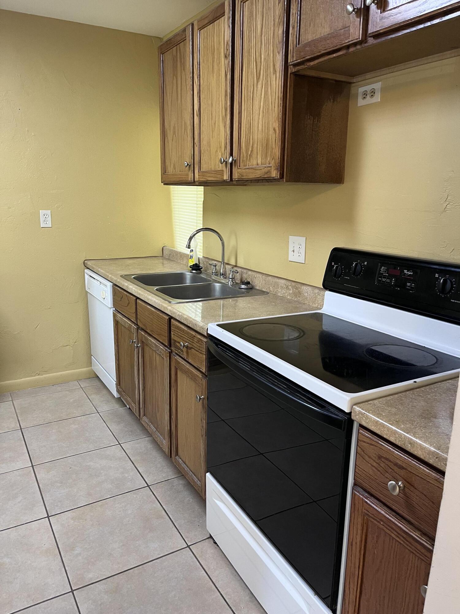 8141 SW 24th Court 108, Davie, FL 33324, Davie - Photo 2
