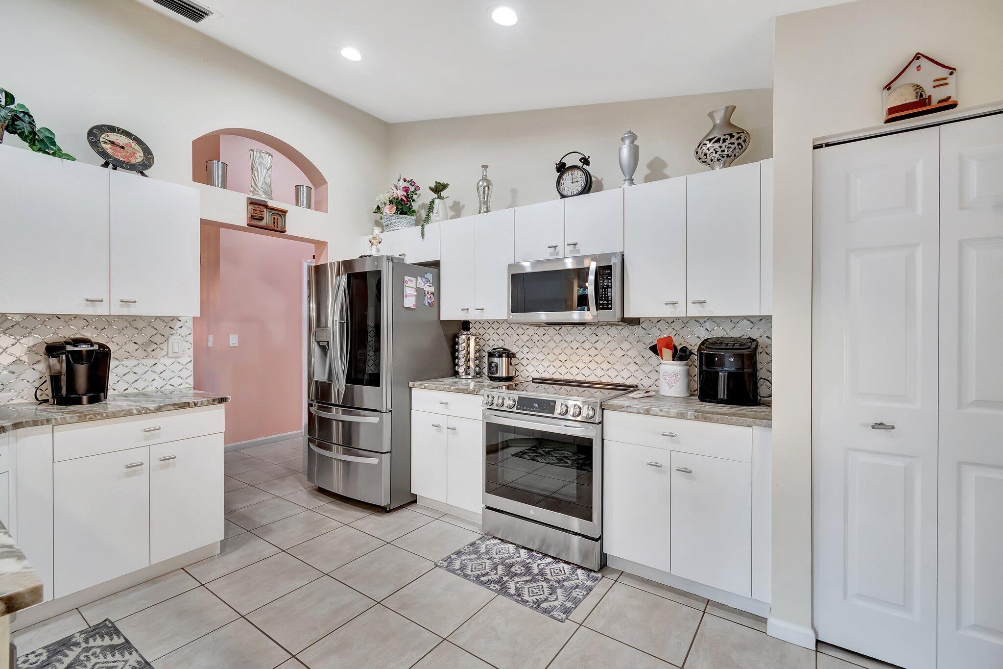 5670 Swaying Palm Lane, Boynton Beach, FL 33437, Boynton Beach - Photo 5