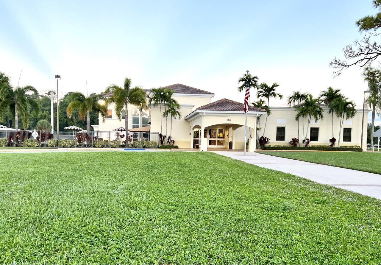 244 Bedford J, West Palm Beach, FL 33417, West Palm Beach - Photo 2