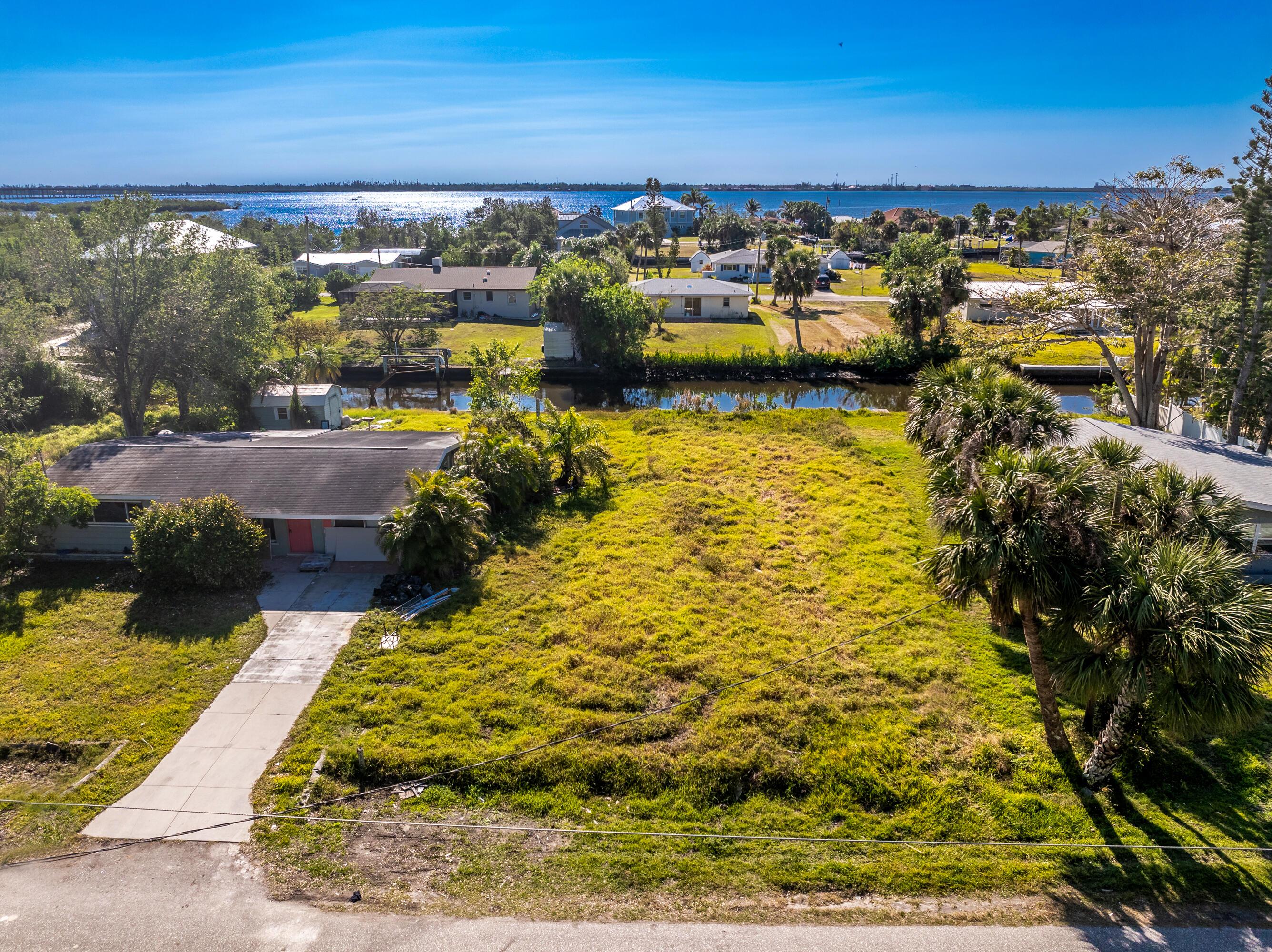 188 Danforth Drive, Port Charlotte, FL 33980, Port Charlotte - Photo 4