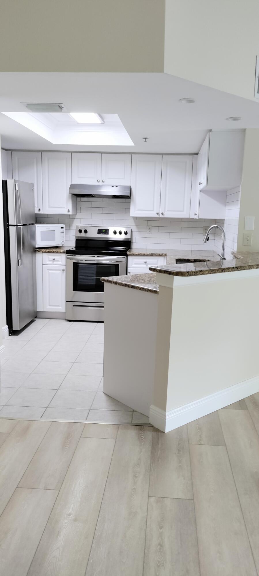 1000 Crestwood Court S 1008, Royal Palm Beach, FL 33411, Royal Palm Beach - Photo 5
