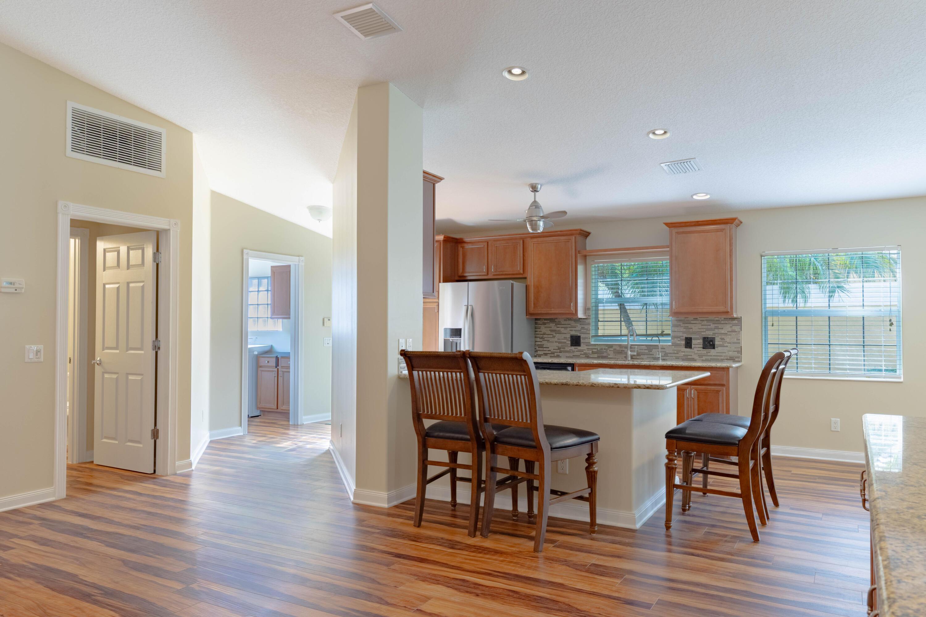 5009 Corsica Square, Vero Beach, FL 32967, Vero Beach - Photo 4