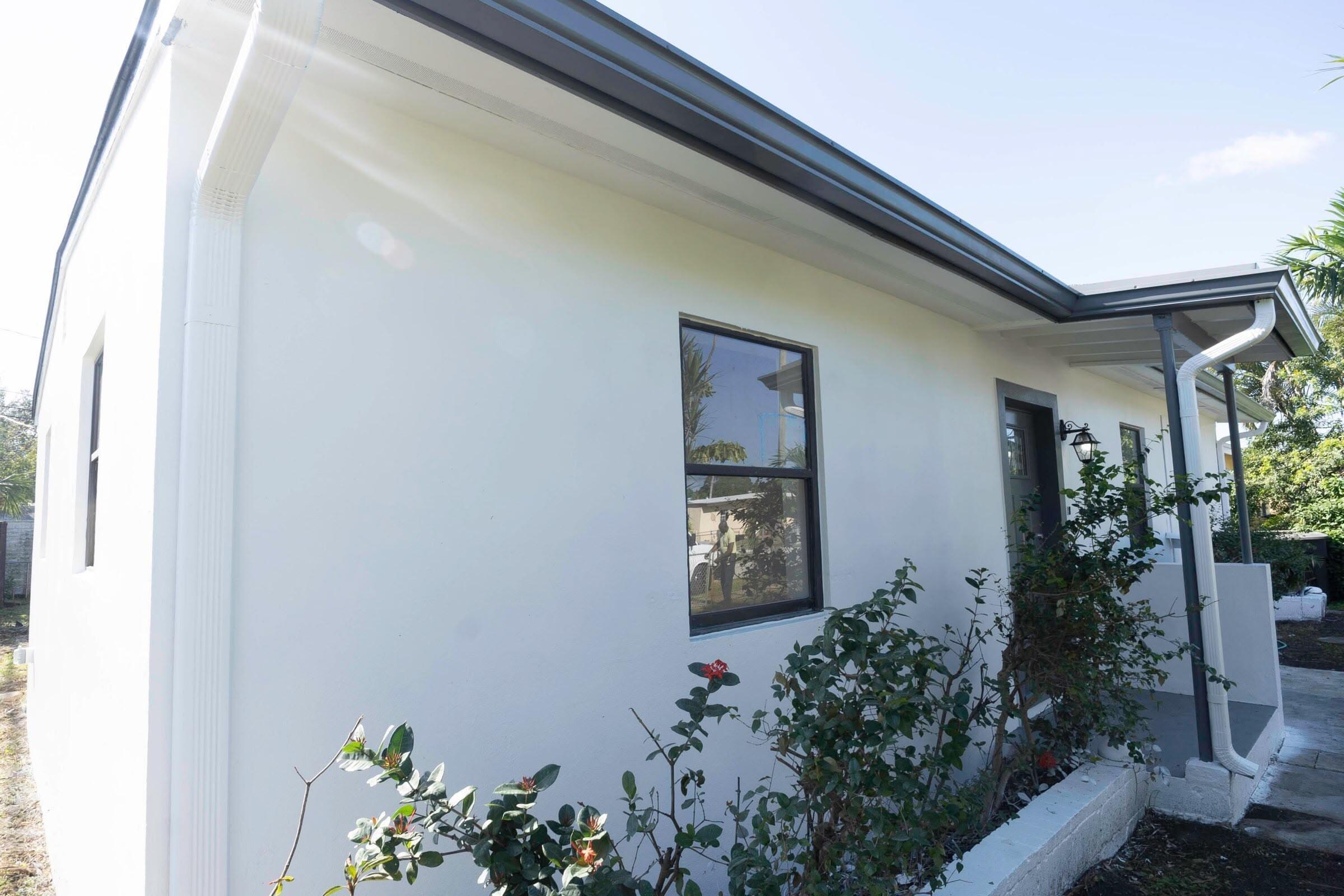 924 NW 11th Court, Fort Lauderdale, FL 33311, Fort Lauderdale - Photo 2