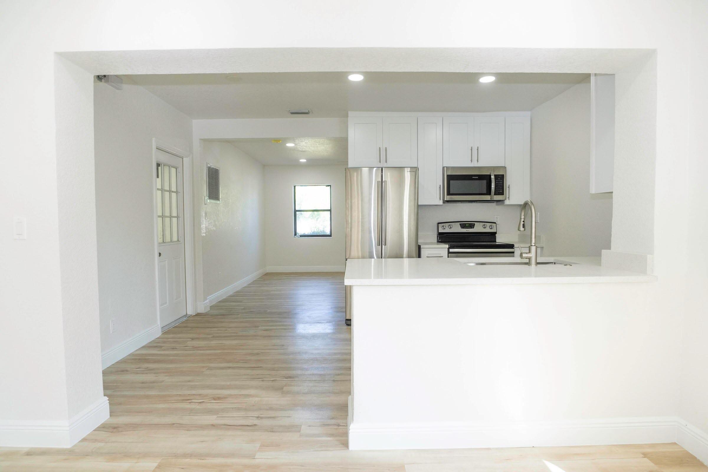 924 NW 11th Court, Fort Lauderdale, FL 33311, Fort Lauderdale - Photo 5