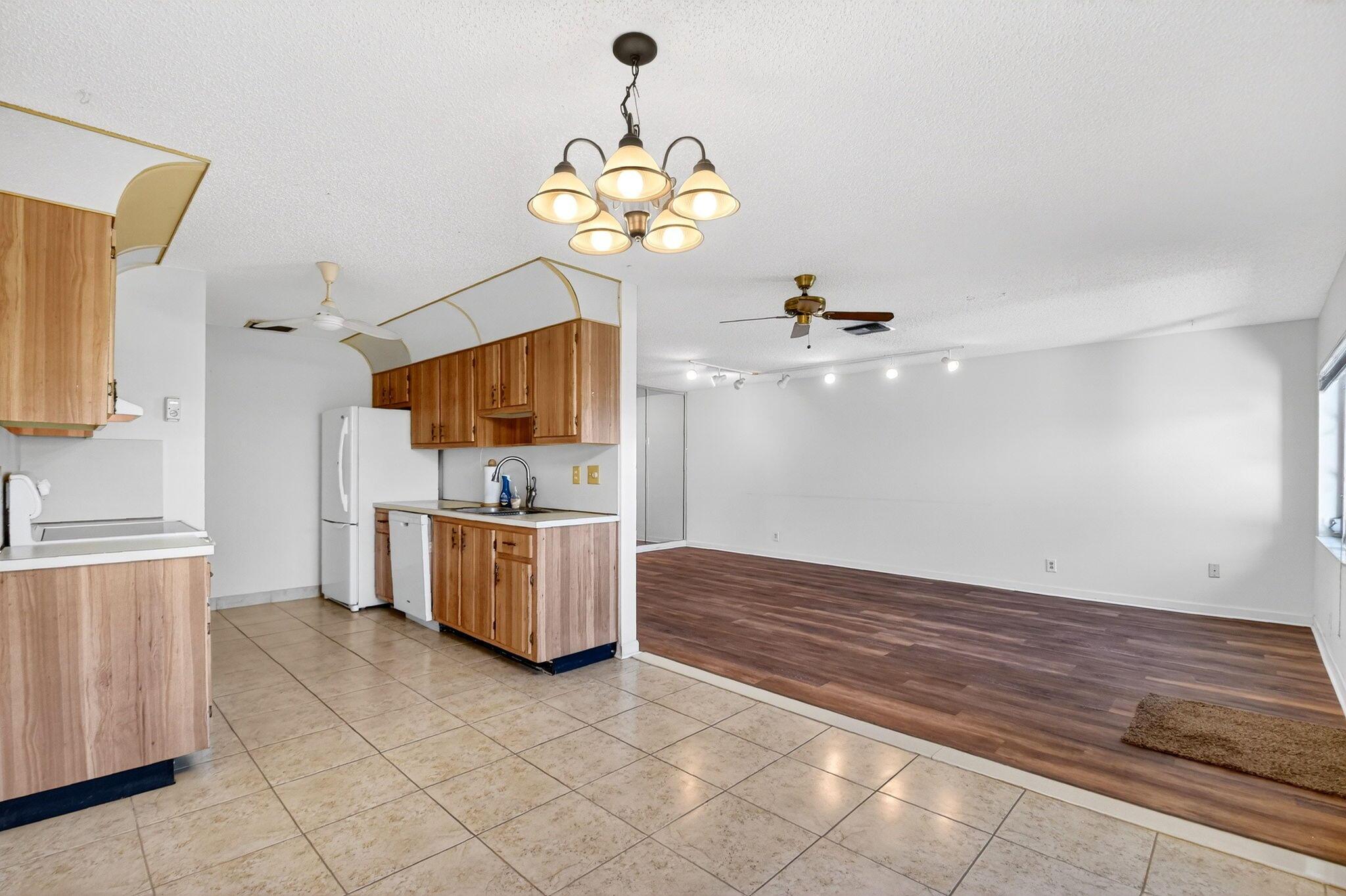 3454 Americo Drive, West Palm Beach, FL 33417, West Palm Beach - Photo 2