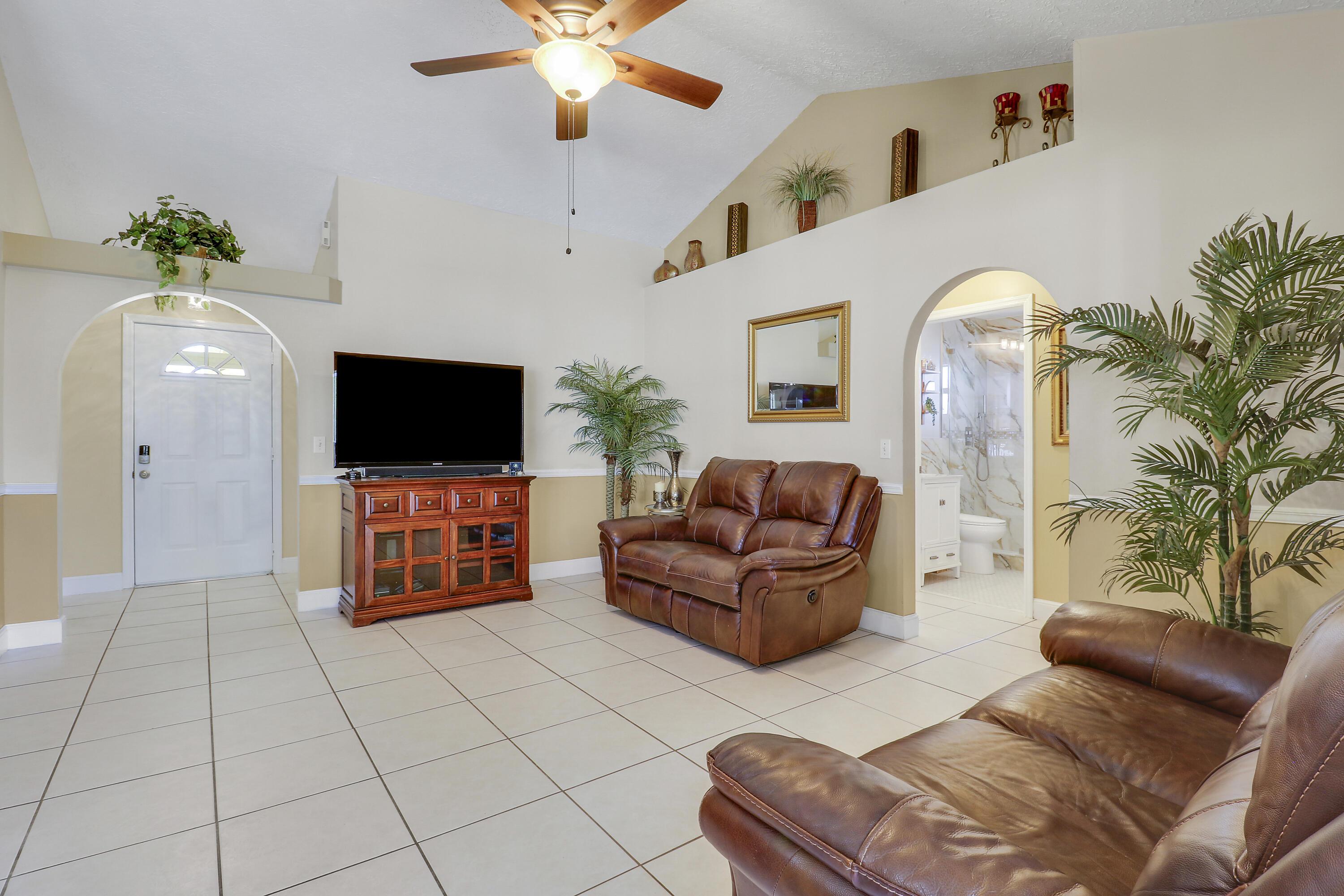 2374 SW Chateau Terrace, Port St. Lucie, FL 34953, Port St. Lucie - Photo 4