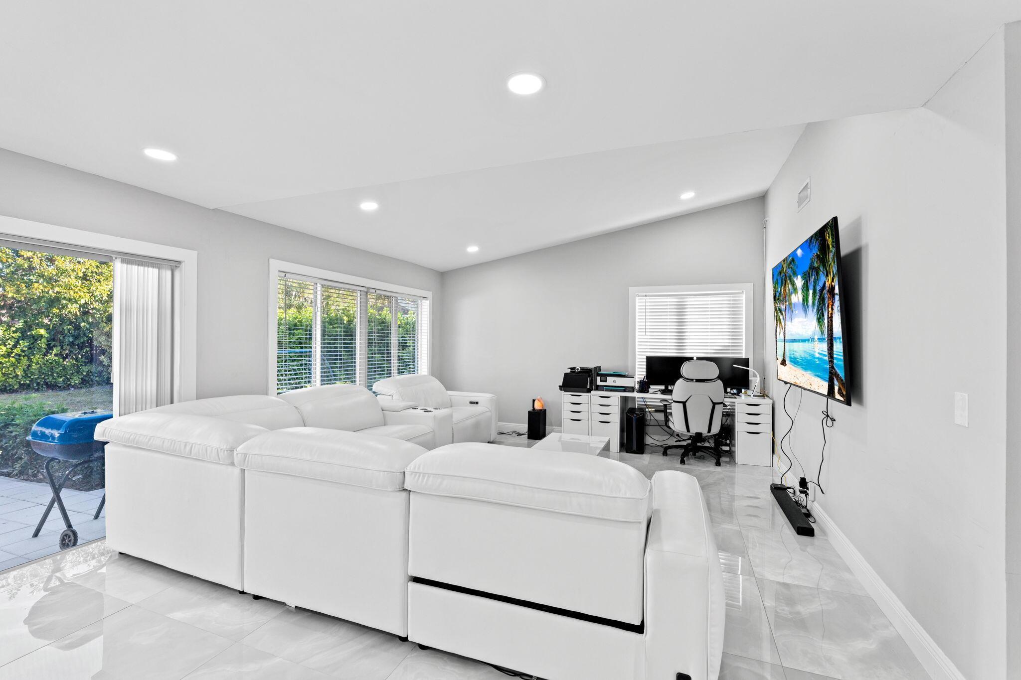 12293 Old Country Road S, Wellington, FL 33414, Wellington - Photo 5