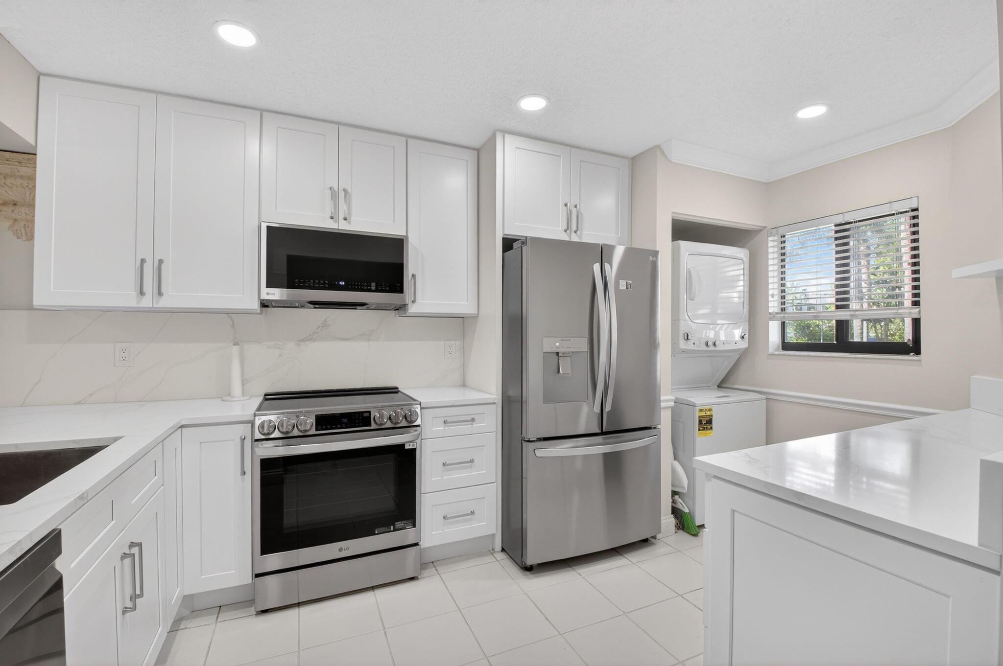 159 NW 70th Street 403, Boca Raton, FL 33487, Boca Raton - Photo 3