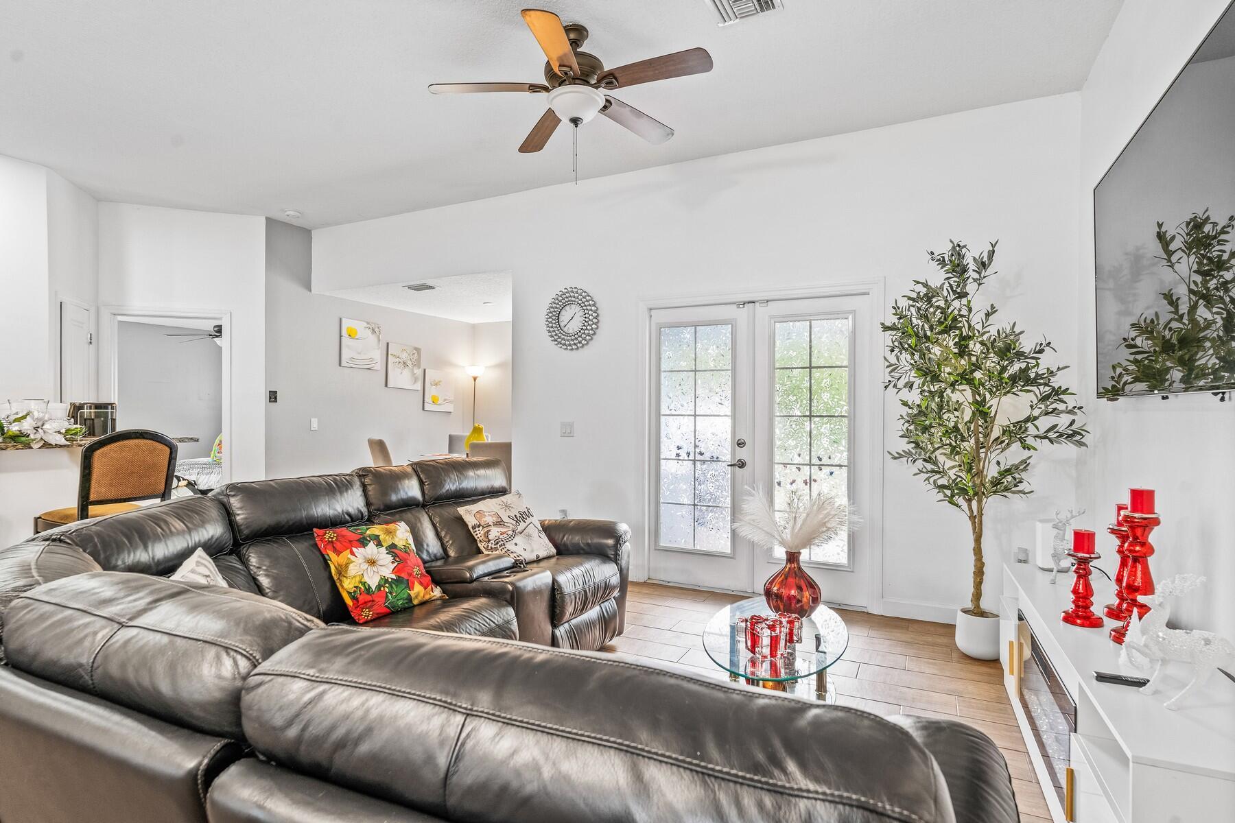 1035 34th Avenue SW, Vero Beach, FL 32968, Vero Beach - Photo 2