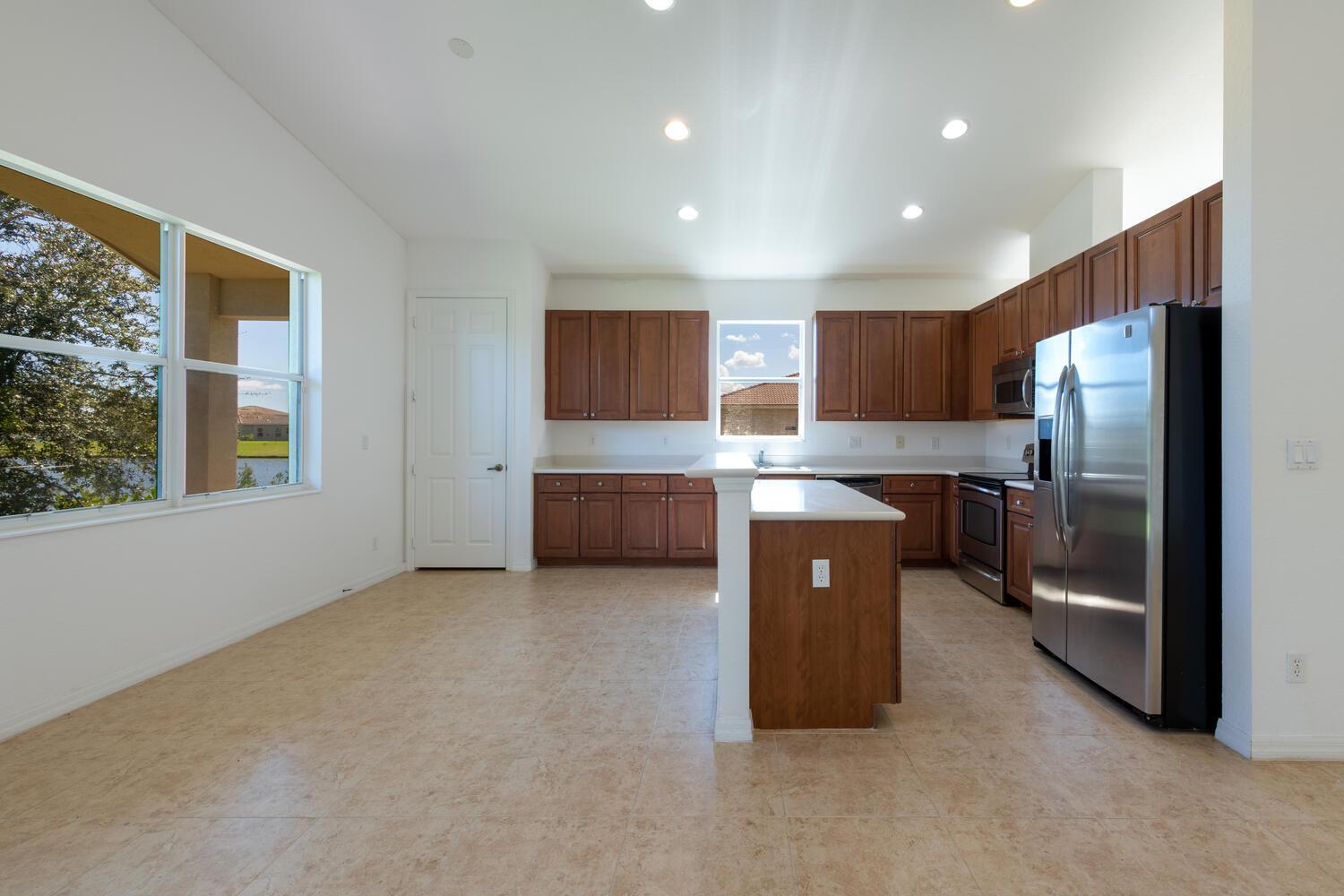 754 Aberfoyle Avenue, Fort Pierce, FL 34947, Fort Pierce - Photo 3