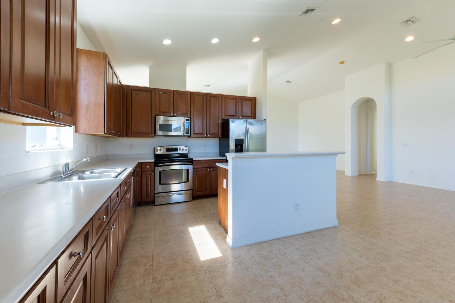 754 Aberfoyle Avenue, Fort Pierce, FL 34947, Fort Pierce - Photo 2