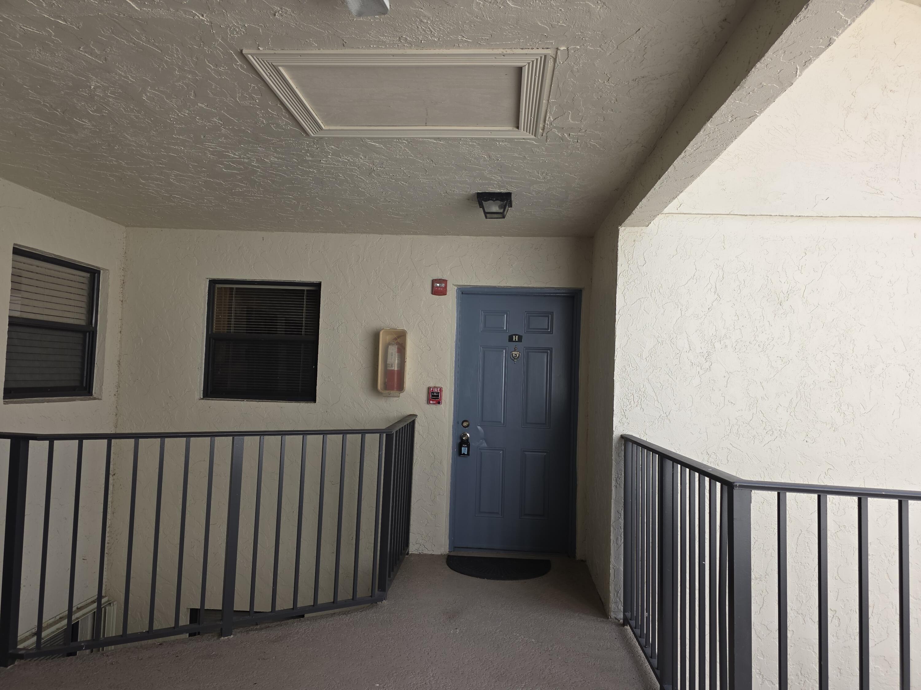 1542 Lake Crystal Drive H, West Palm Beach, FL 33411, West Palm Beach - Photo 3