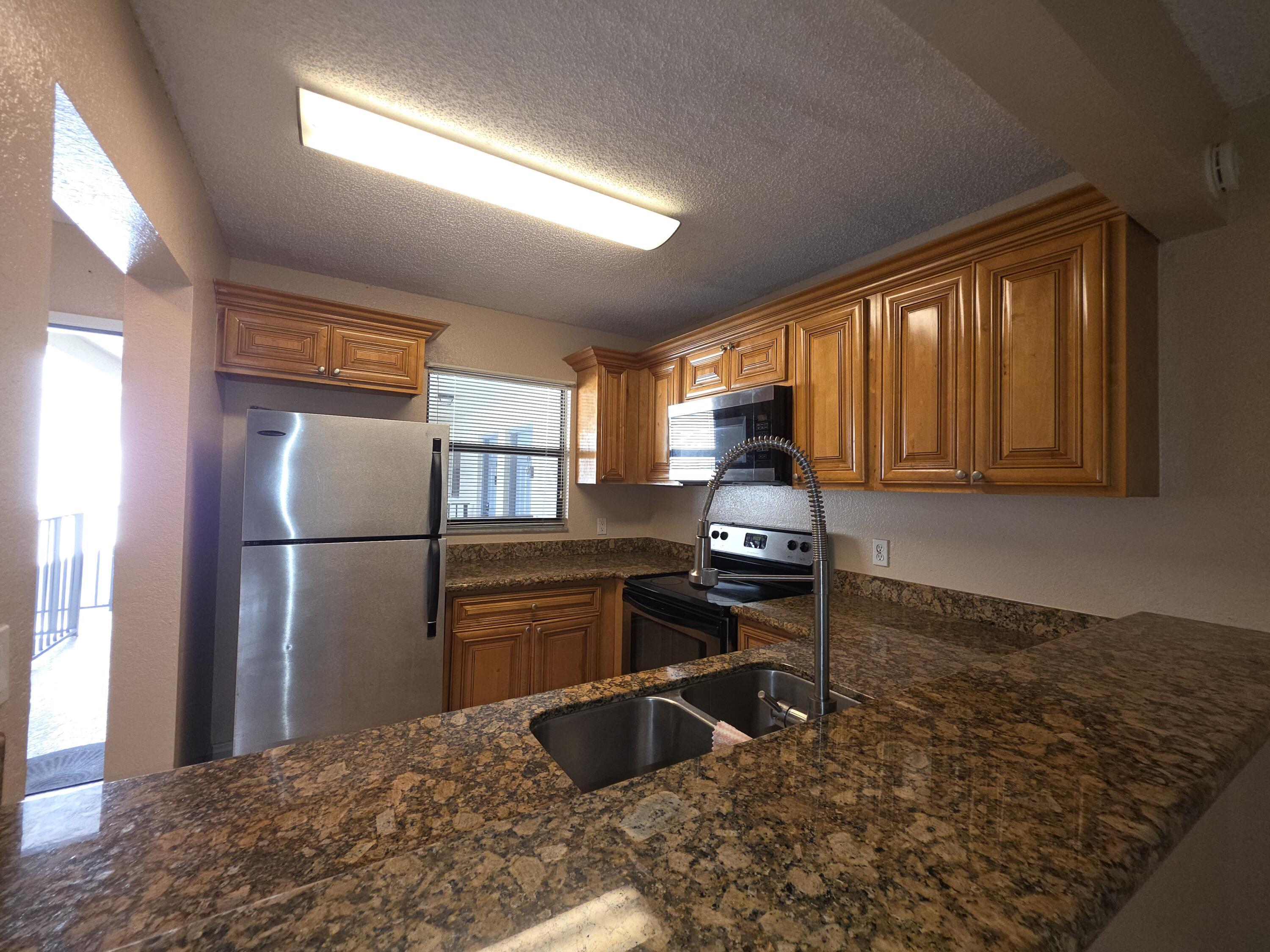 1542 Lake Crystal Drive H, West Palm Beach, FL 33411, West Palm Beach - Photo 5