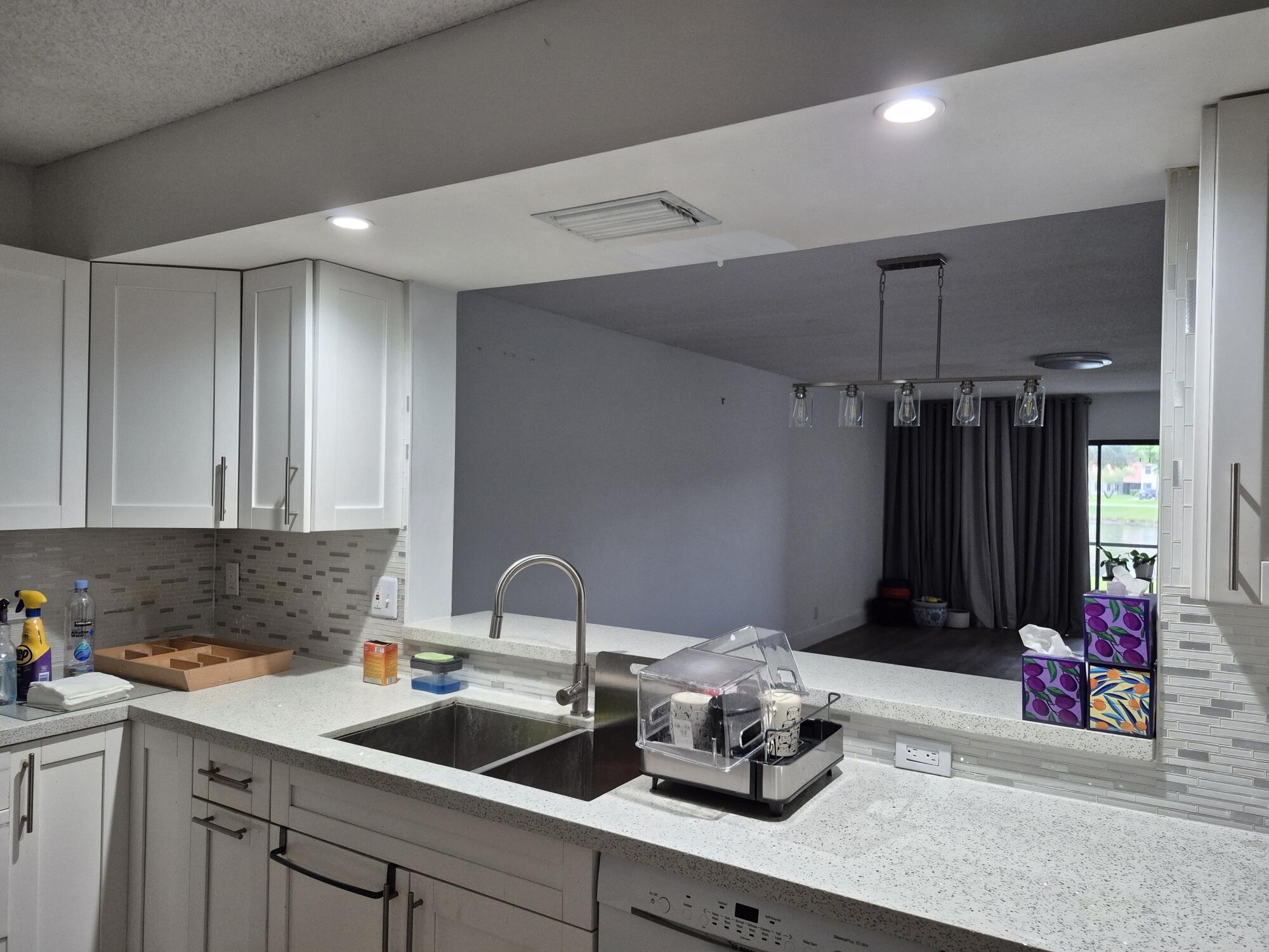 9717 Sills Drive E 102, Boynton Beach, FL 33437, Boynton Beach - Photo 2