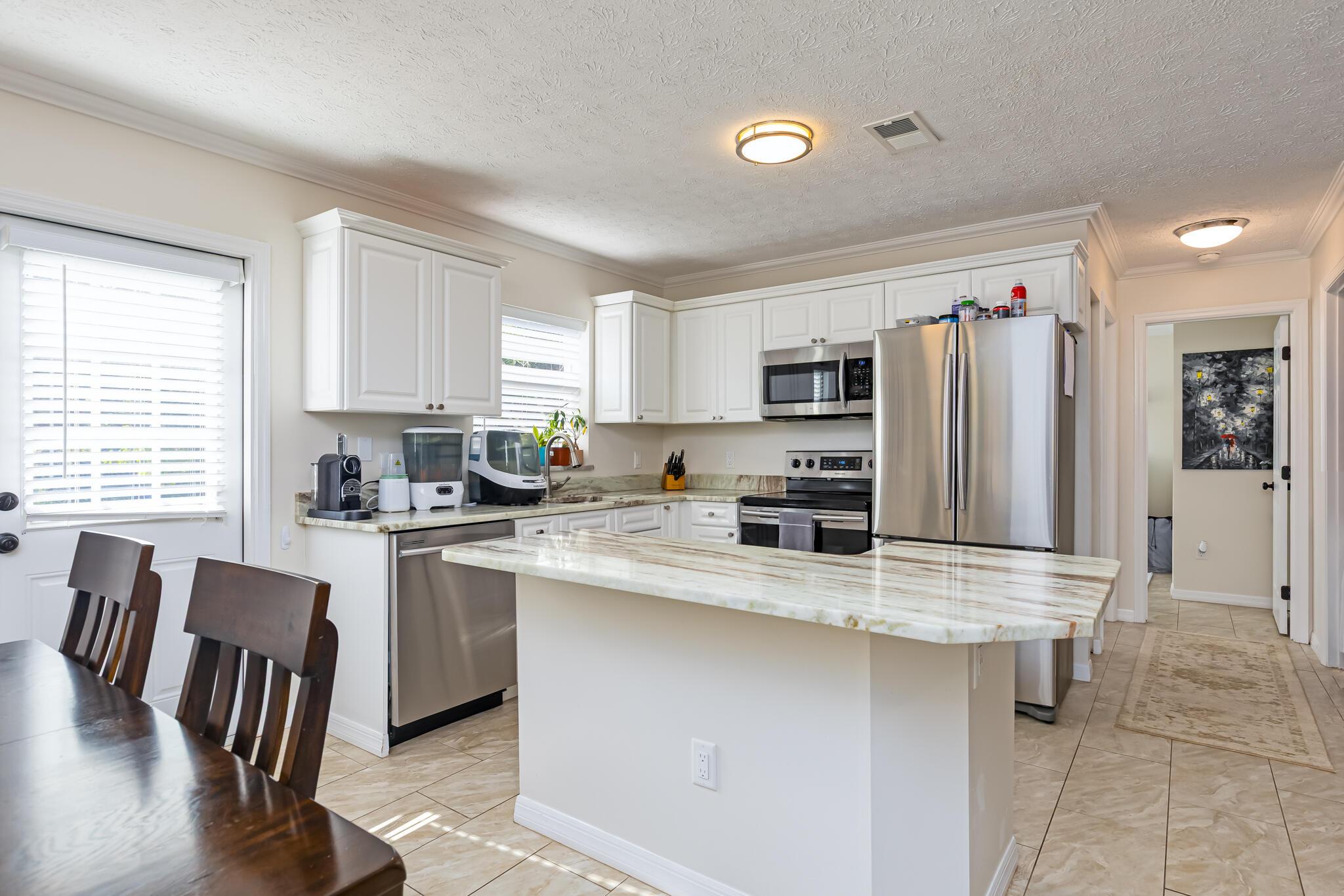 1292 SW Bellevue Avenue, Port St. Lucie, FL 34953, Port St. Lucie - Photo 3