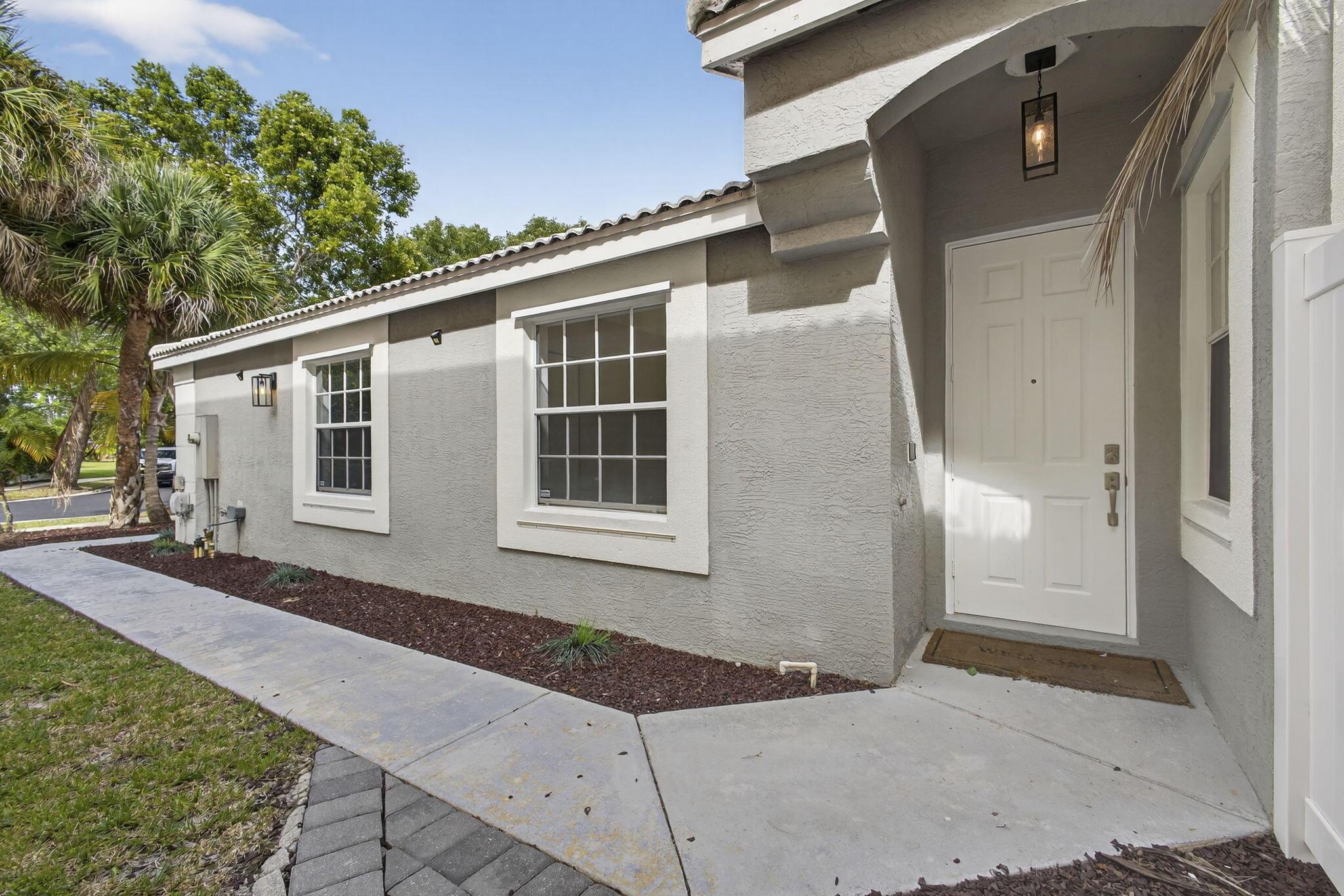 1475 Running Oak Lane, Royal Palm Beach, FL 33411, Royal Palm Beach - Photo 4