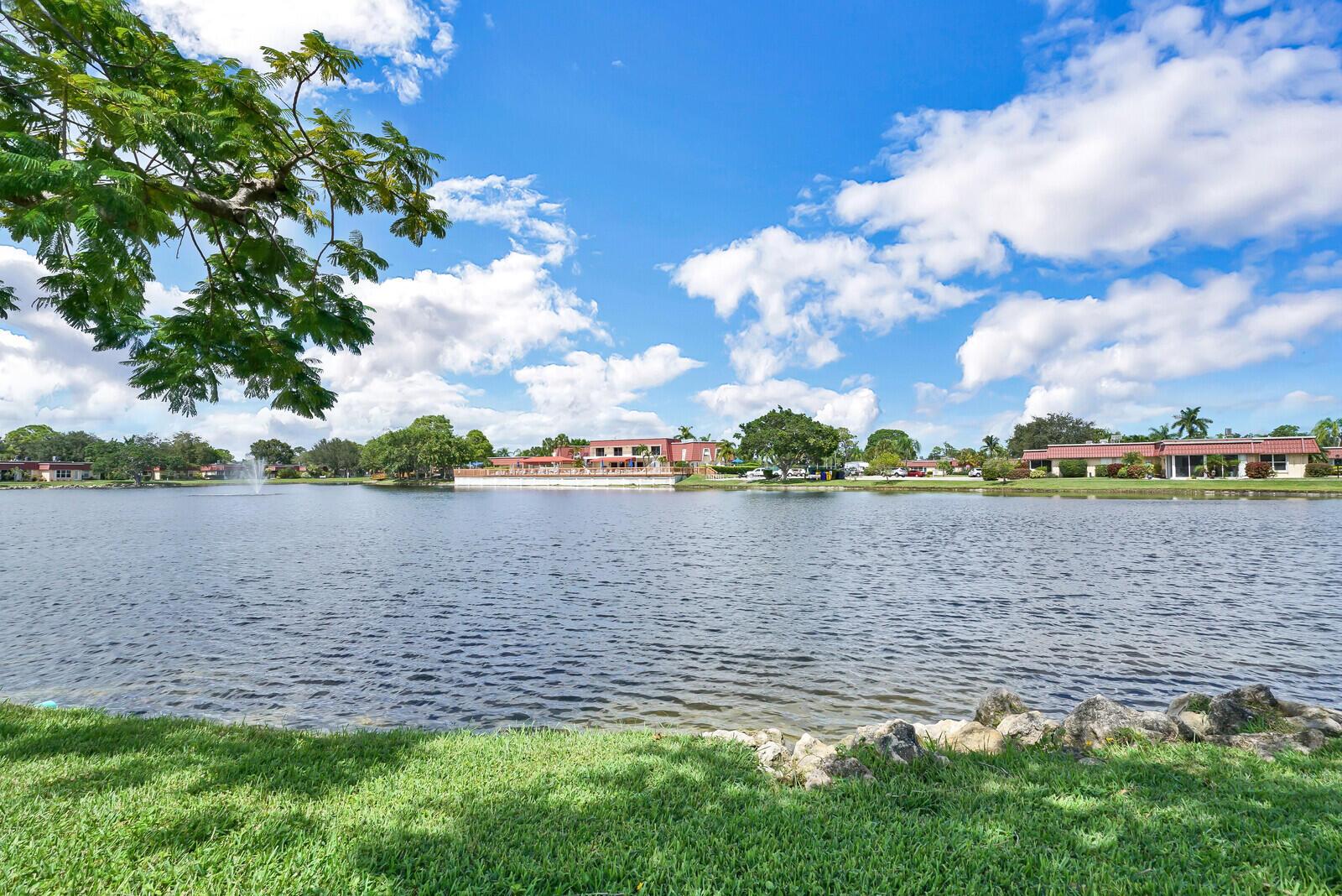 701 Laconia Circle B, Lake Worth, FL 33467, Lake Worth - Photo 3