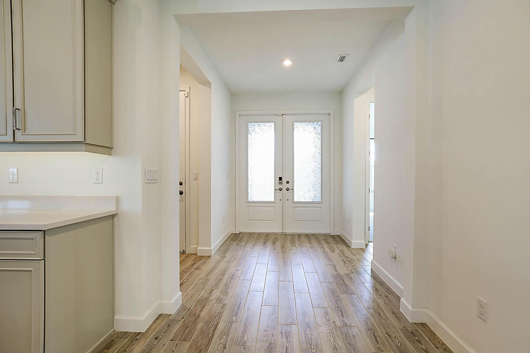 9833 SW Isabelline Drive, Port St. Lucie, FL 34987, Port St. Lucie - Photo 5