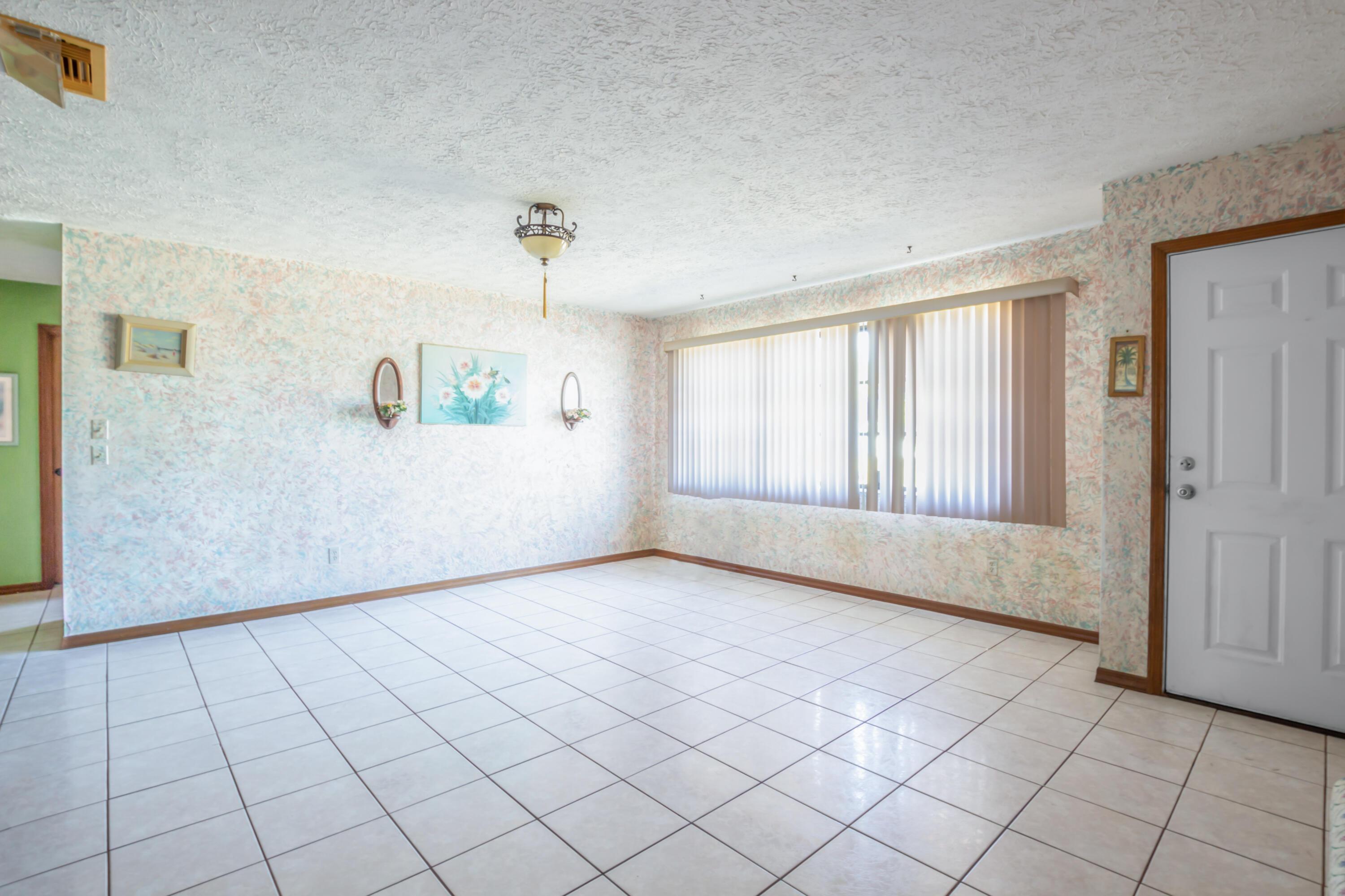 372 SW Carter Avenue, Port St. Lucie, FL 34983, Port St. Lucie - Photo 3