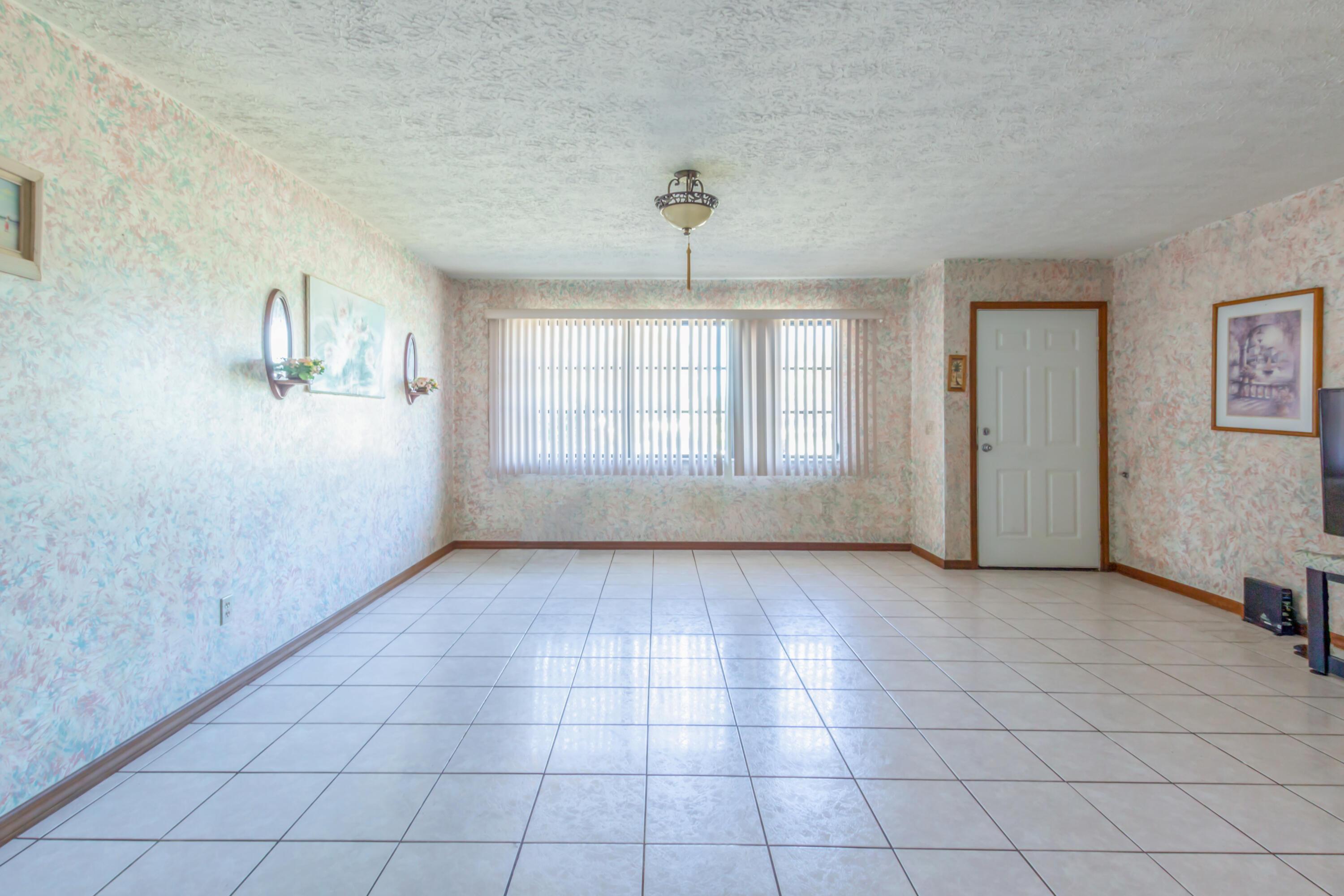 372 SW Carter Avenue, Port St. Lucie, FL 34983, Port St. Lucie - Photo 5