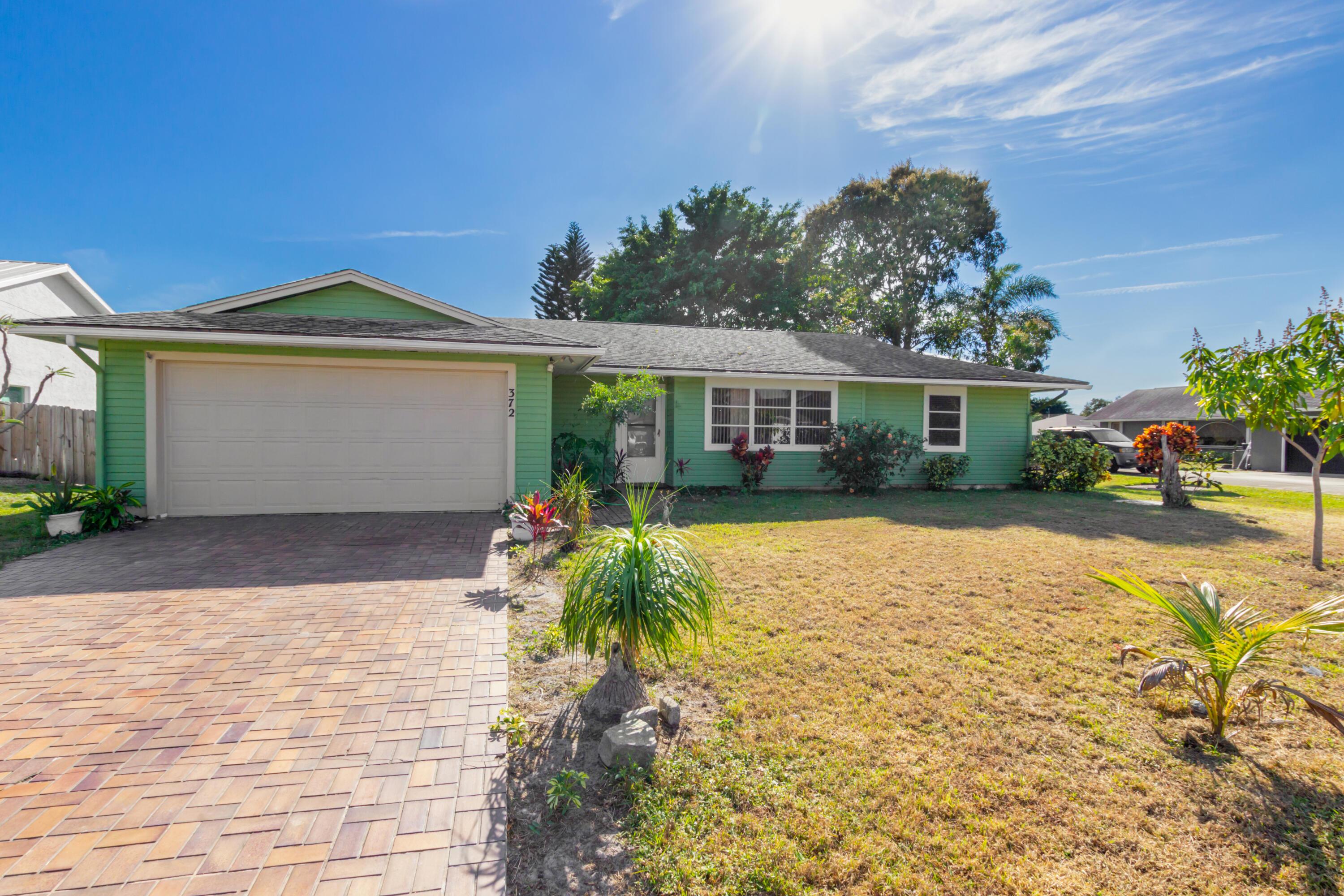 372 SW Carter Avenue, Port St. Lucie, FL 34983, Port St. Lucie - Photo 2