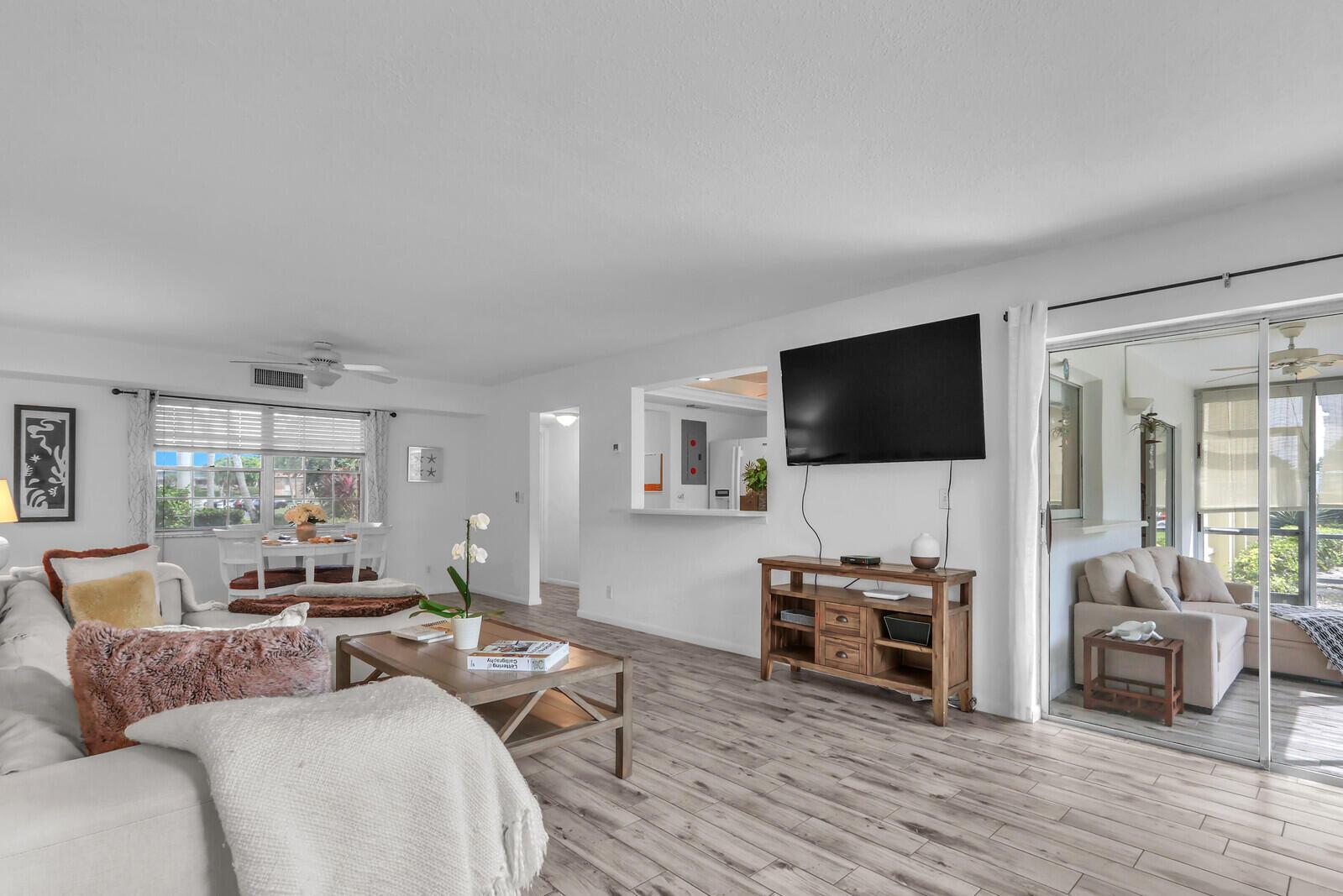 5540 Tamberlane Circle 118, Palm Beach Gardens, FL 33418, Palm Beach Gardens - Photo 3