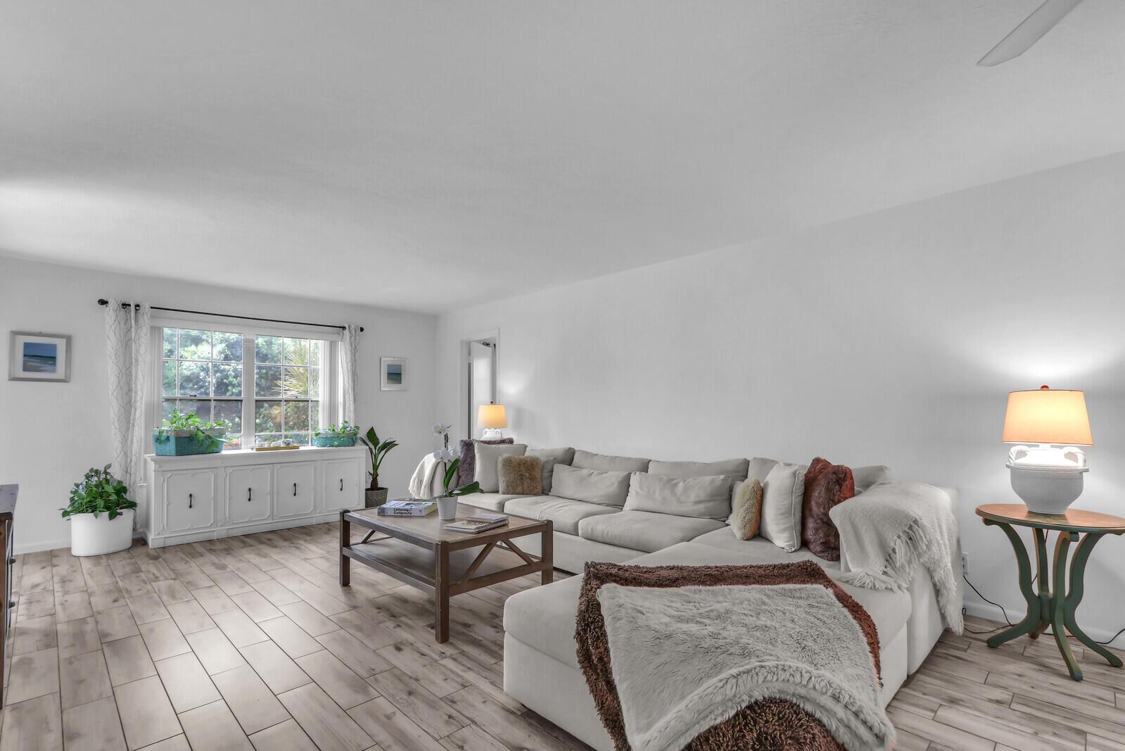 5540 Tamberlane Circle 118, Palm Beach Gardens, FL 33418, Palm Beach Gardens - Photo 2