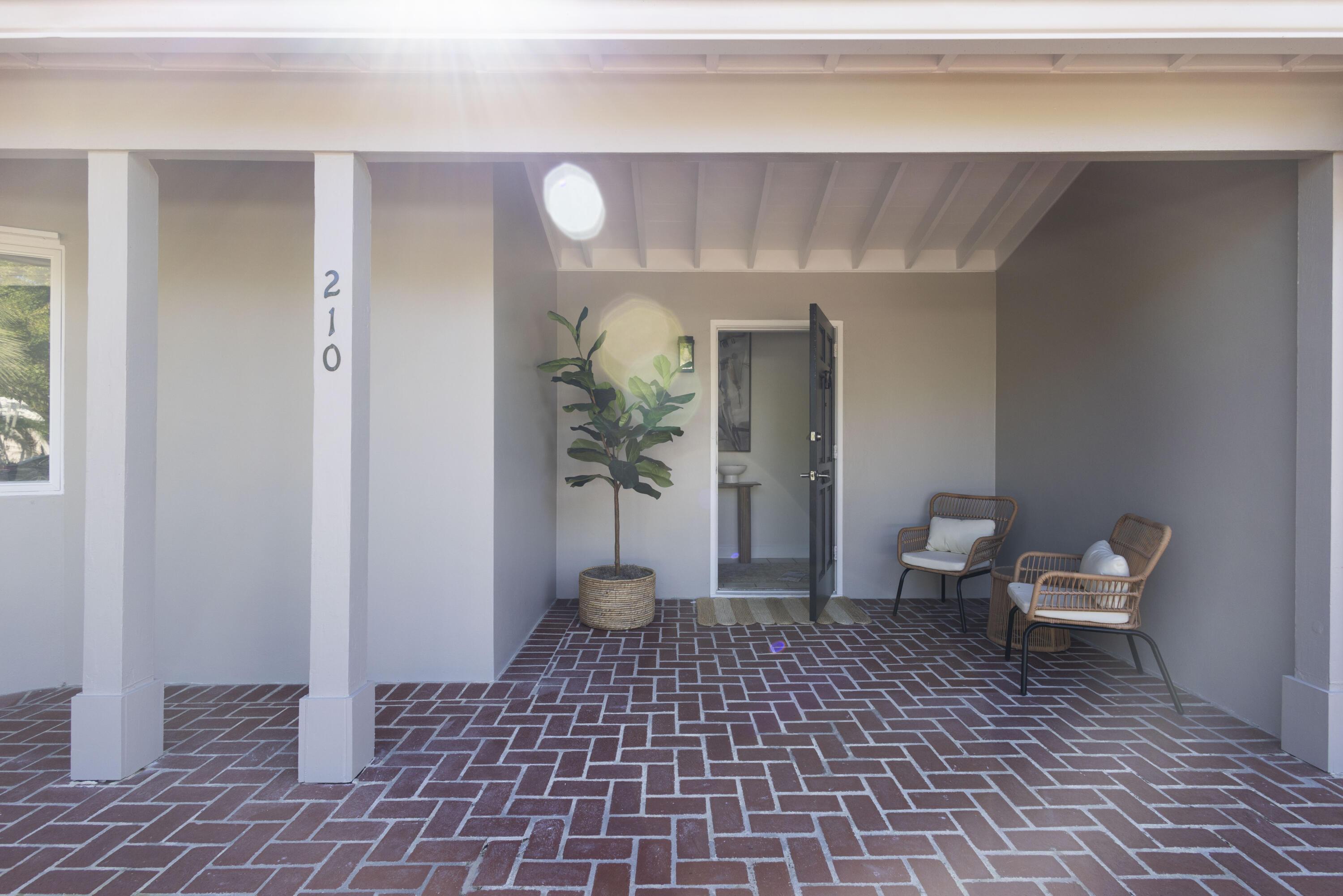 210 Miramar Way, West Palm Beach, FL 33405, West Palm Beach - Photo 4