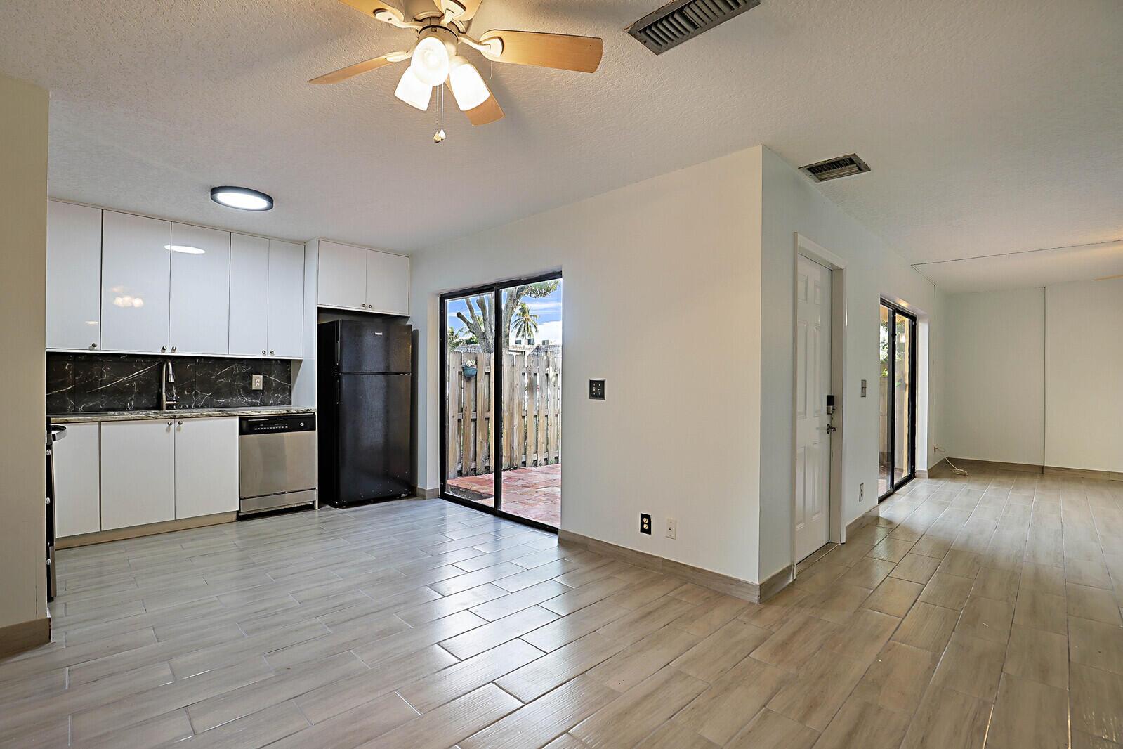 253 Woodland Road, Palm Springs, FL 33461, Palm Springs - Photo 3