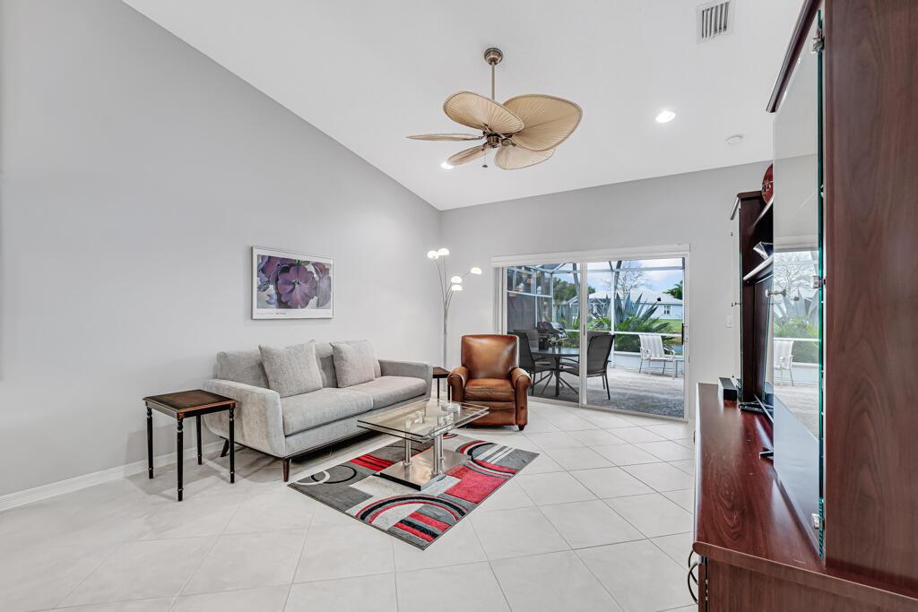 8590 Logia Circle, Boynton Beach, FL 33472, Boynton Beach - Photo 4