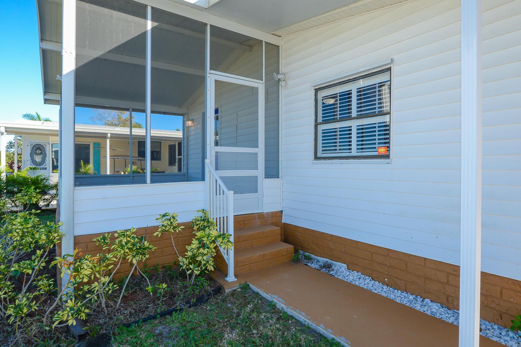522 Hemingway Terrace, Fort Pierce, FL 34982, Fort Pierce - Photo 2