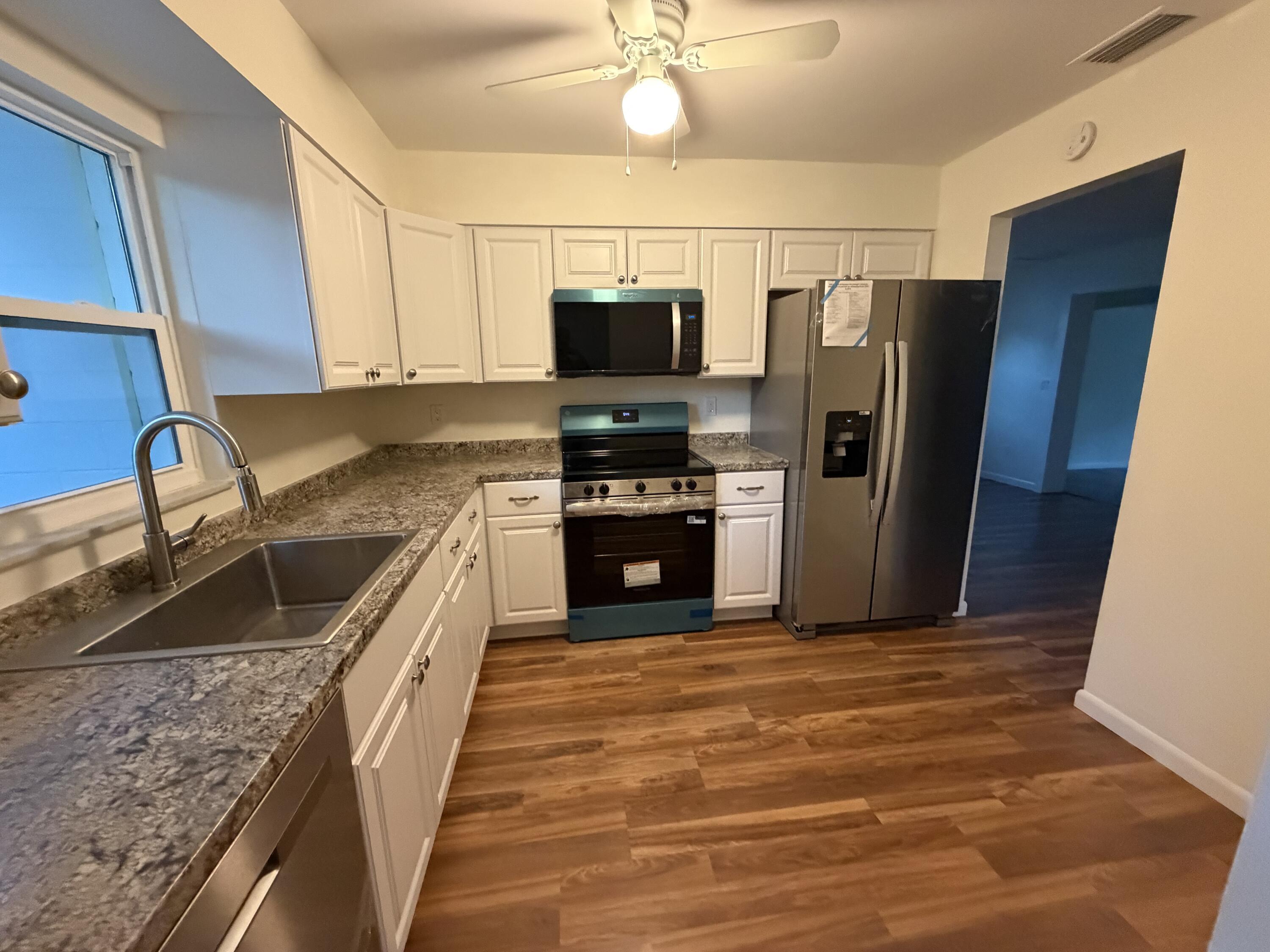 2156 34th Avenue, Vero Beach, FL 32960, Vero Beach - Photo 4