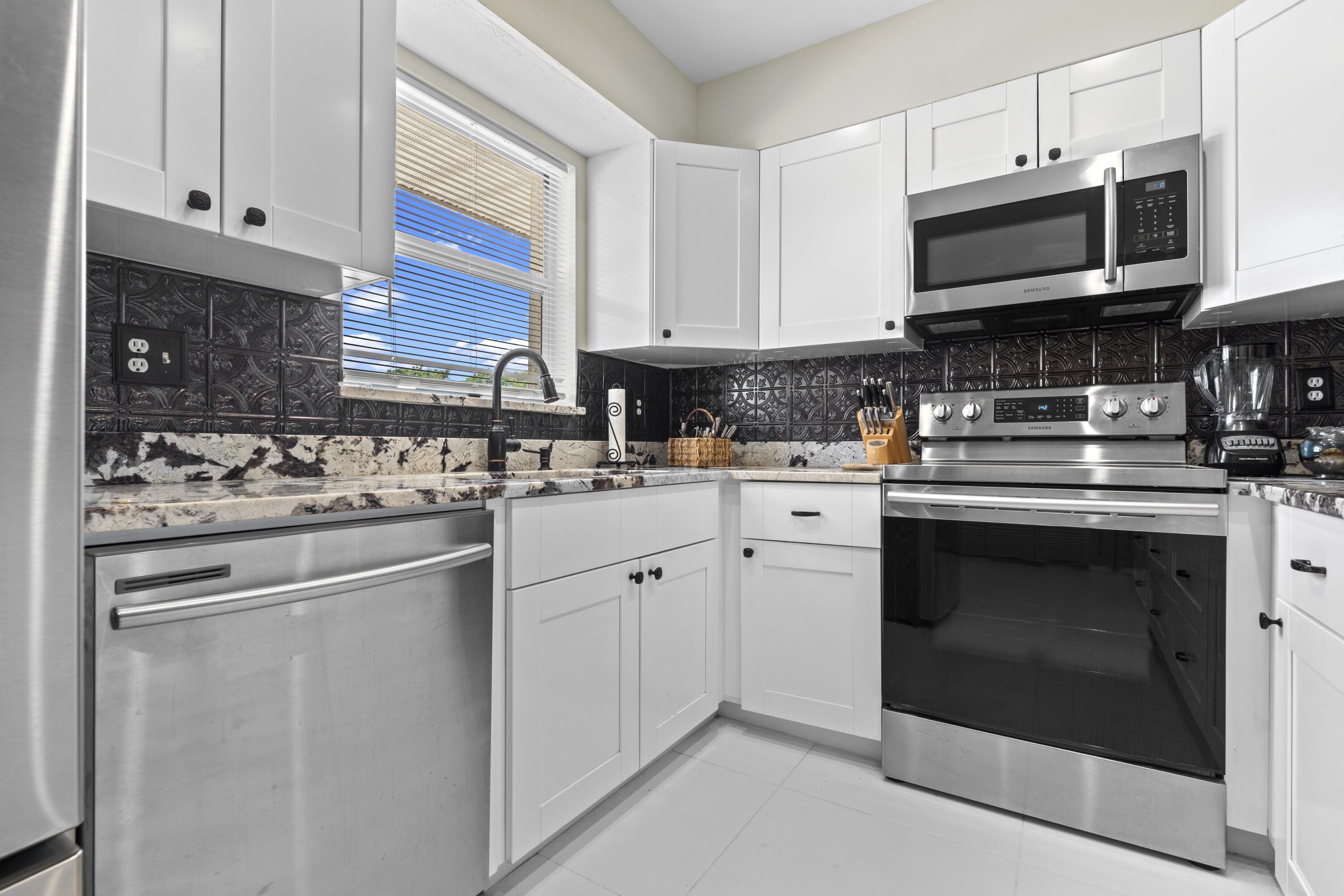 2950 SE Ocean Boulevard 119-6, Stuart, FL 34996, Stuart - Photo 5