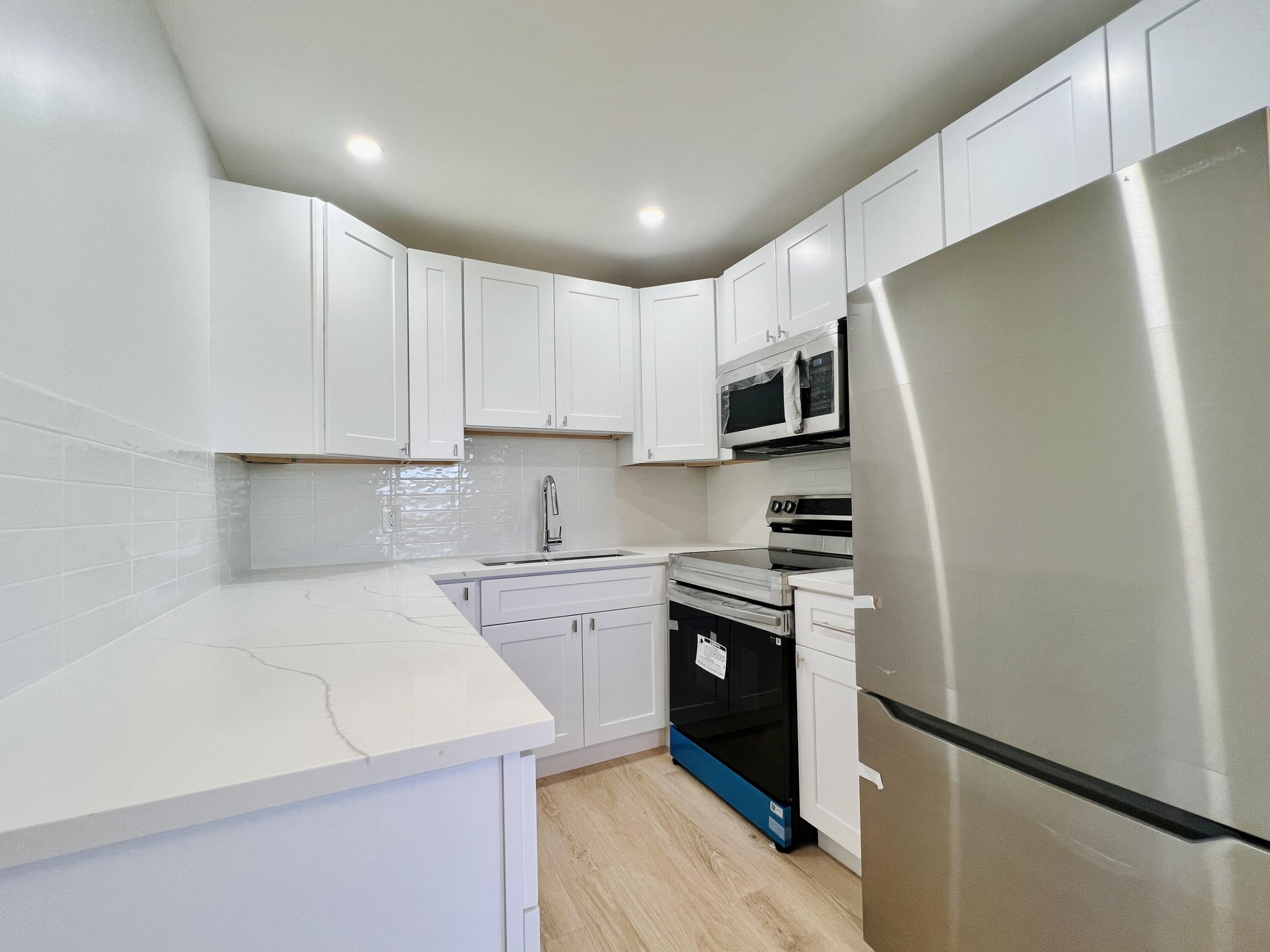 130 Chatham F, West Palm Beach, FL 33417, West Palm Beach - Photo 2