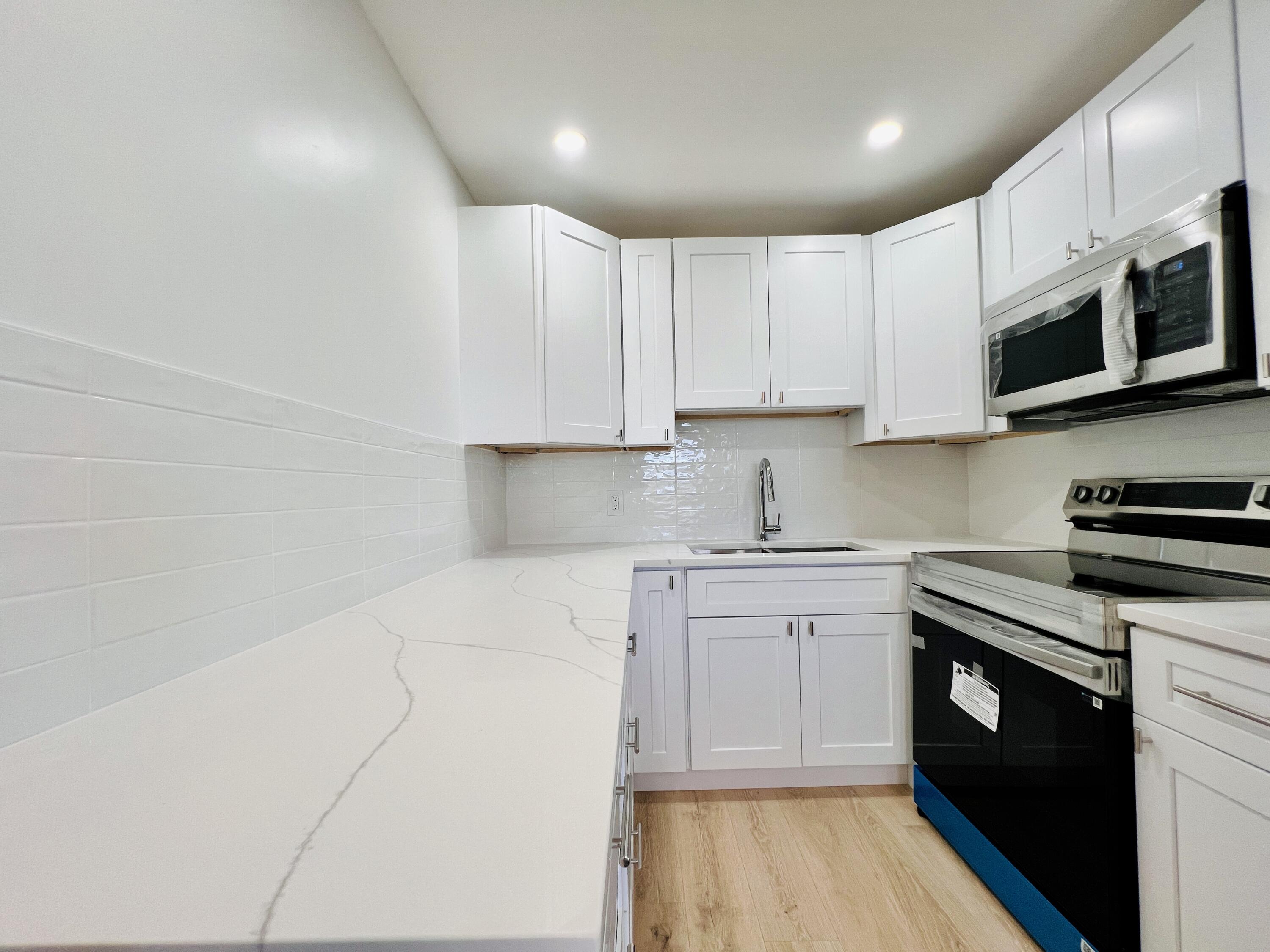 130 Chatham F, West Palm Beach, FL 33417, West Palm Beach - Photo 3
