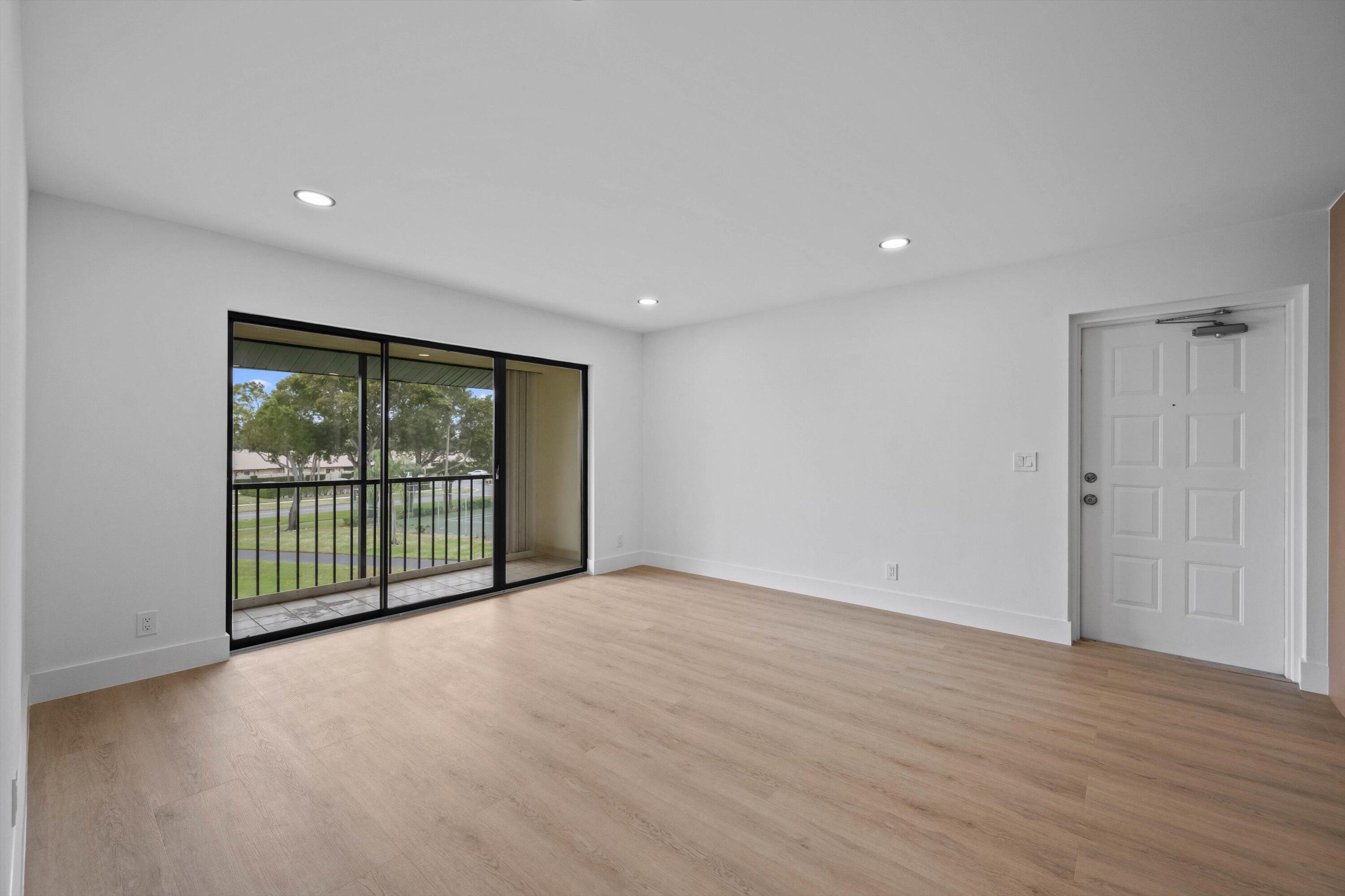 1112 Green Pine Boulevard F3, West Palm Beach, FL 33409, West Palm Beach - Photo 3